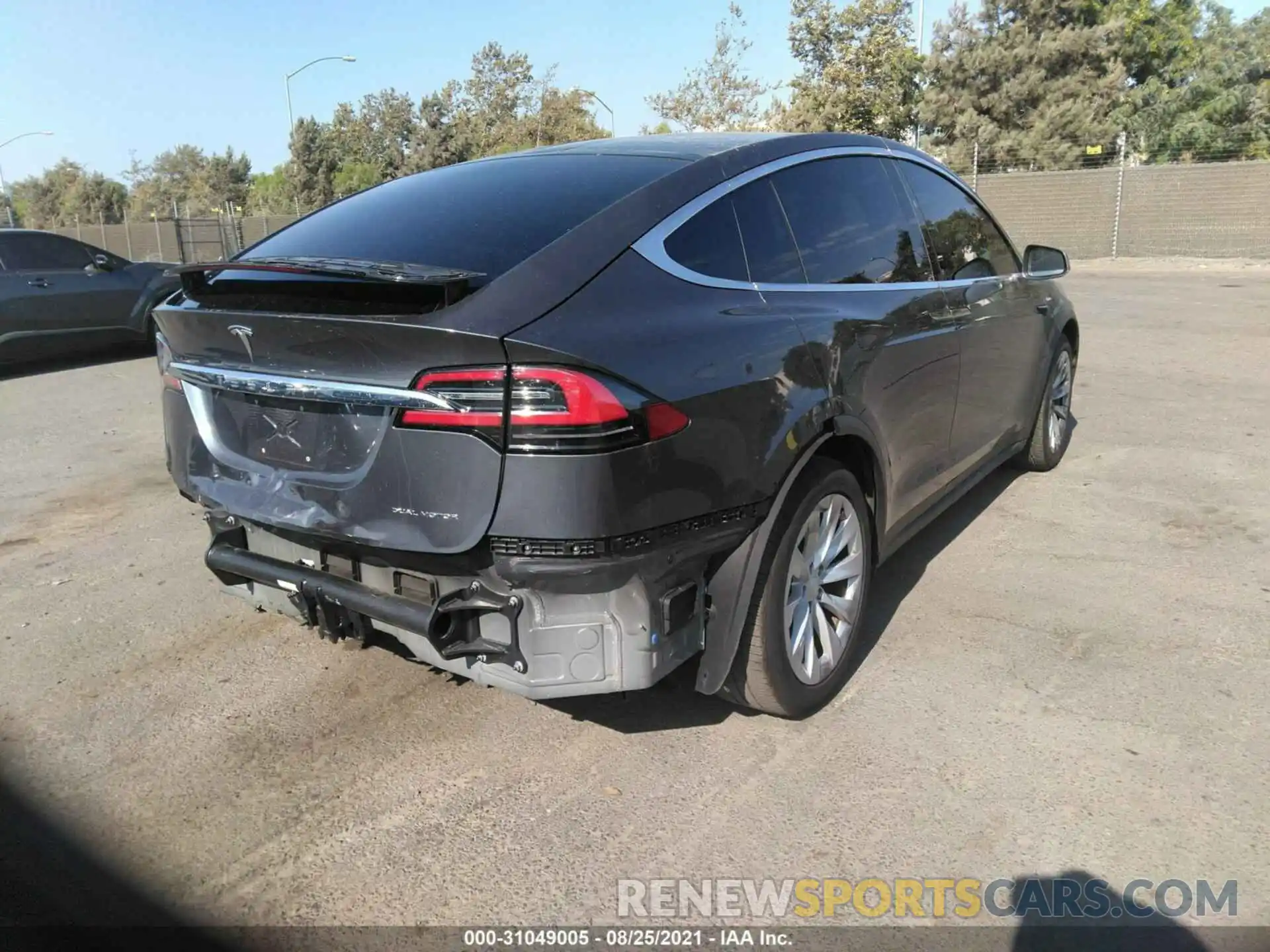 4 Фотография поврежденного автомобиля 5YJXCDE23LF272135 TESLA MODEL X 2020