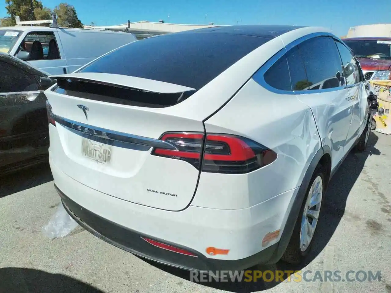 4 Фотография поврежденного автомобиля 5YJXCDE24LF241444 TESLA MODEL X 2020