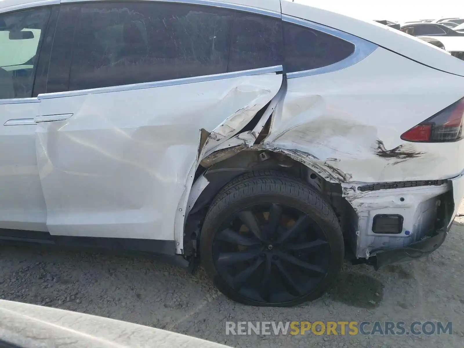 9 Photograph of a damaged car 5YJXCDE26LF234284 TESLA MODEL X 2020