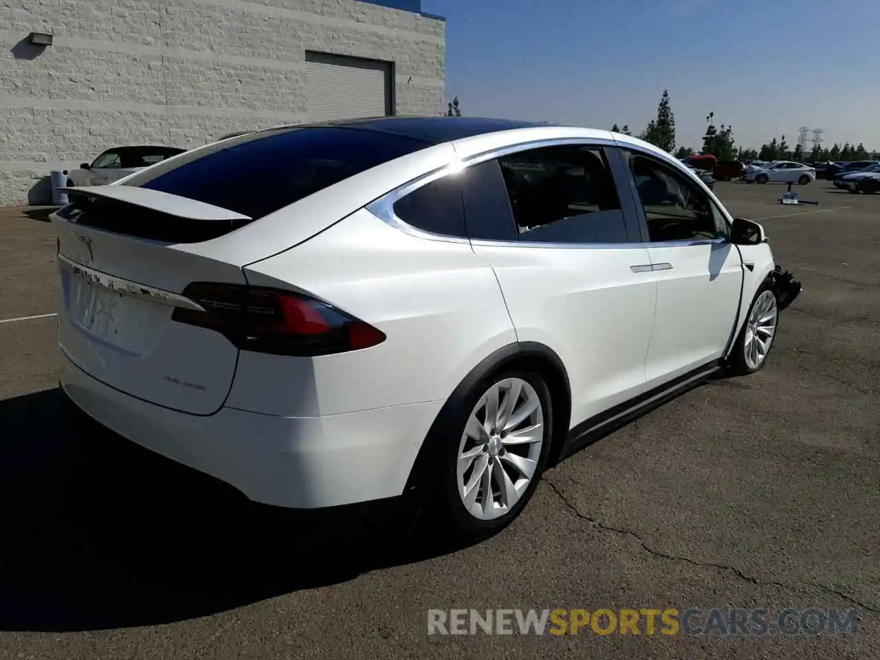 4 Photograph of a damaged car 5YJXCDE26LF238089 TESLA MODEL X 2020