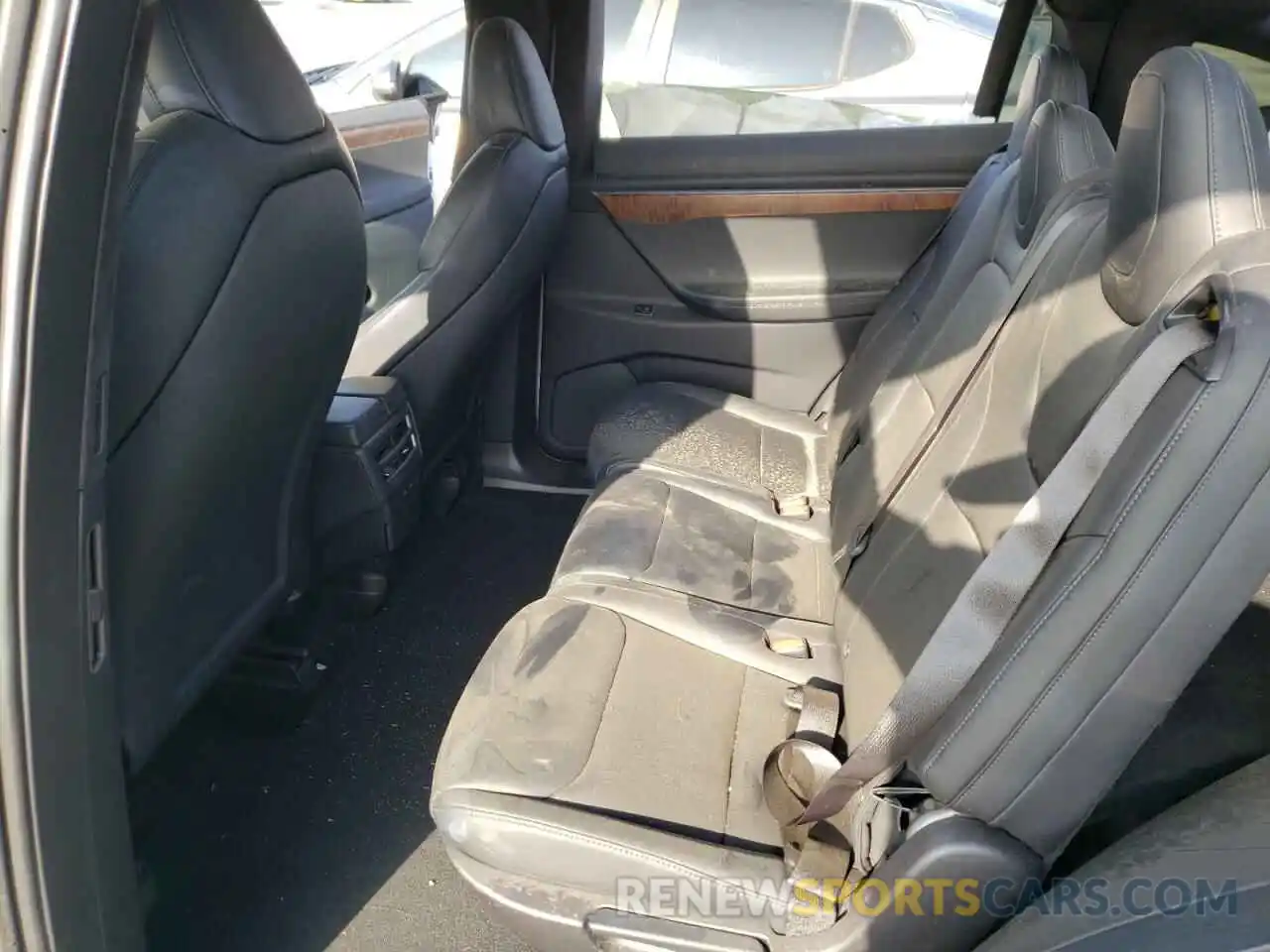 6 Photograph of a damaged car 5YJXCDE26LF238089 TESLA MODEL X 2020