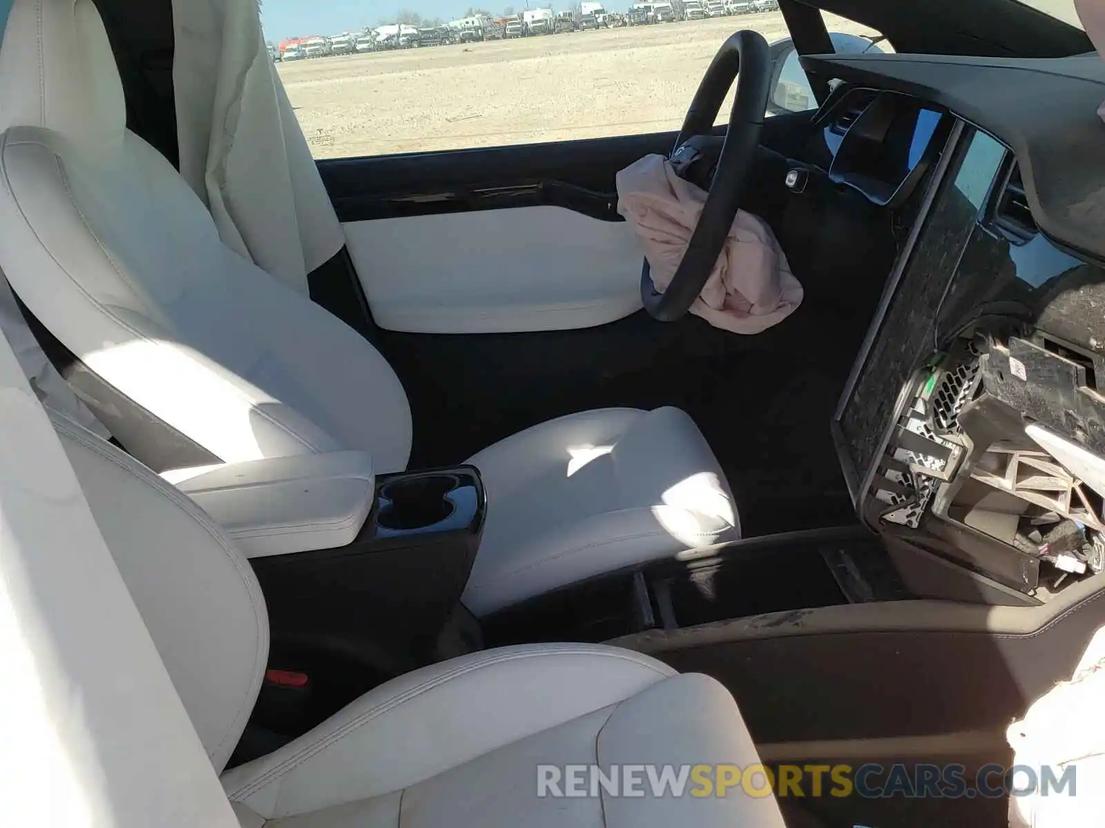 5 Photograph of a damaged car 5YJXCDE27LF303256 TESLA MODEL X 2020