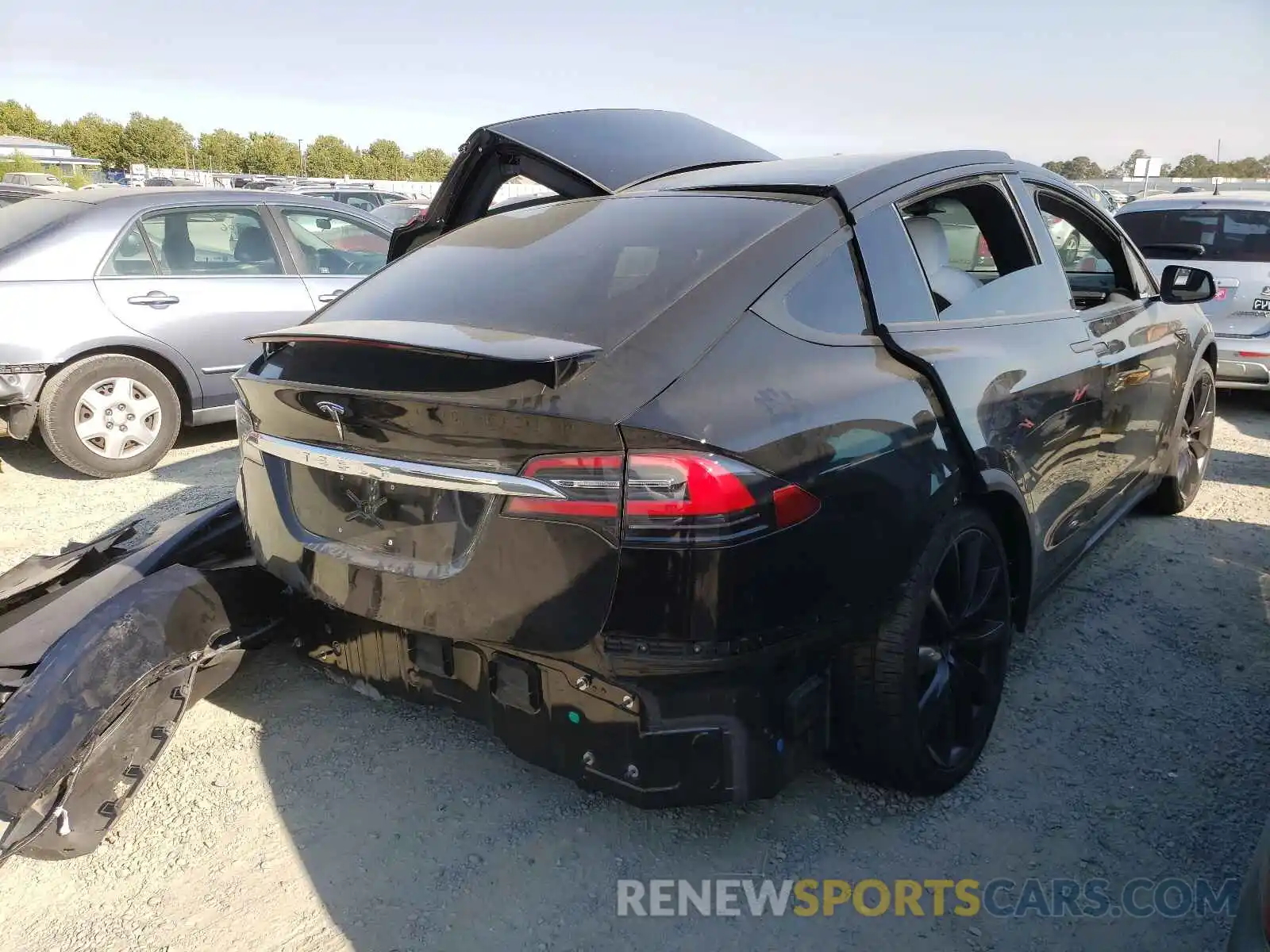 4 Photograph of a damaged car 5YJXCAE23MF311676 TESLA MODEL X 2021