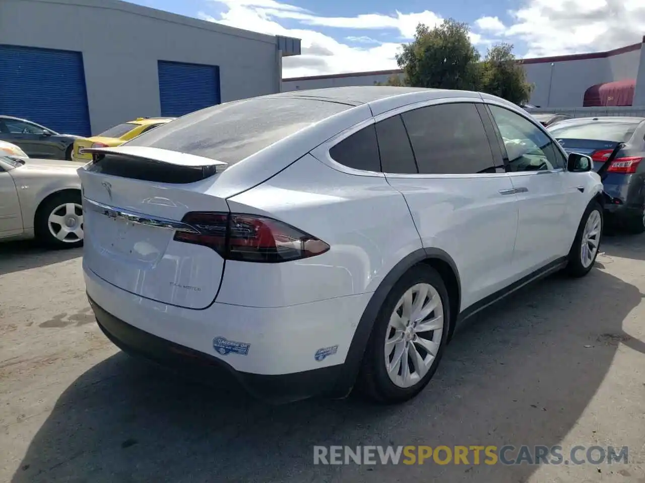 4 Photograph of a damaged car 5YJXCAE27MF320381 TESLA MODEL X 2021