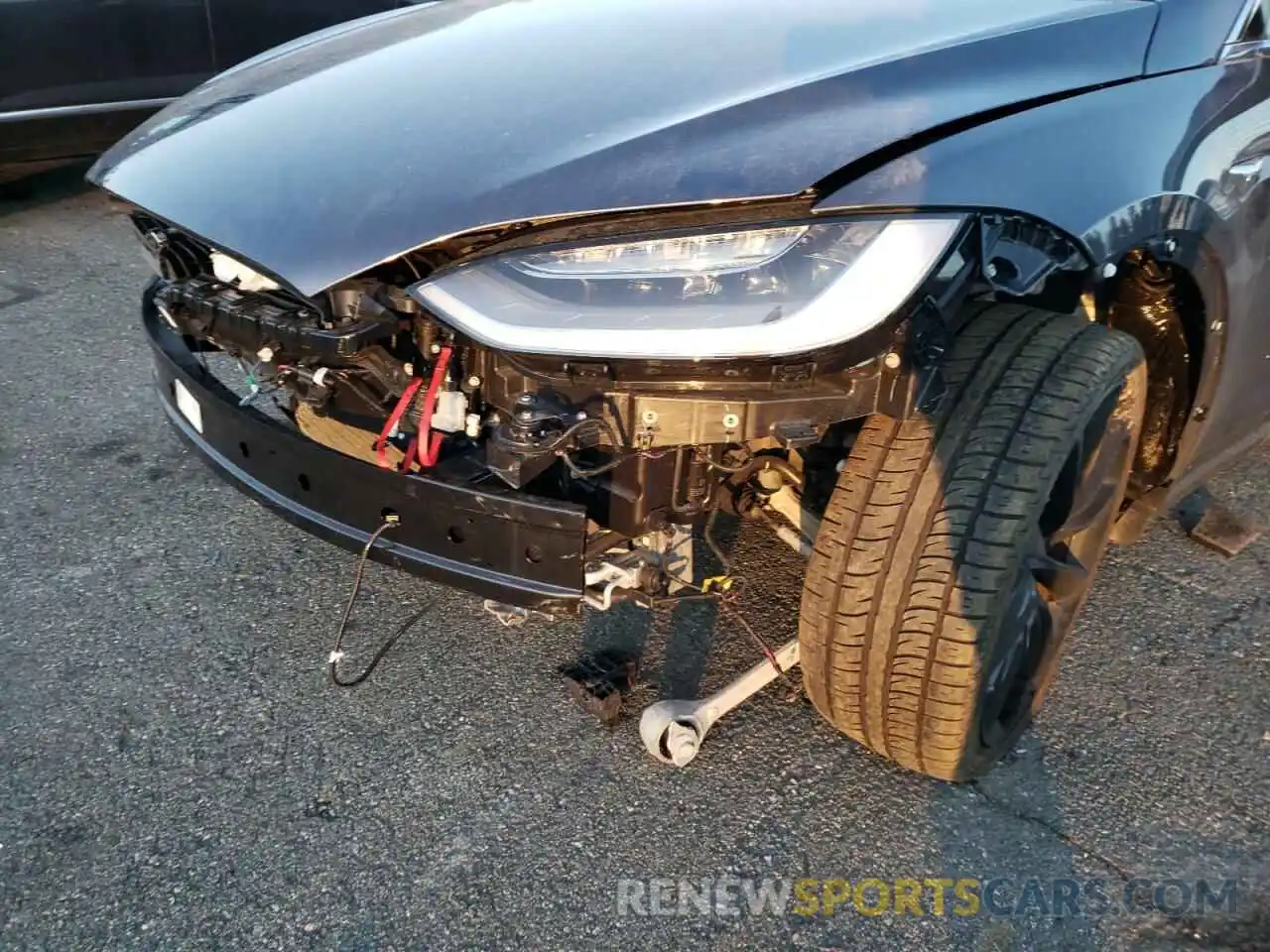 9 Photograph of a damaged car 5YJXCBE20MF316114 TESLA MODEL X 2021