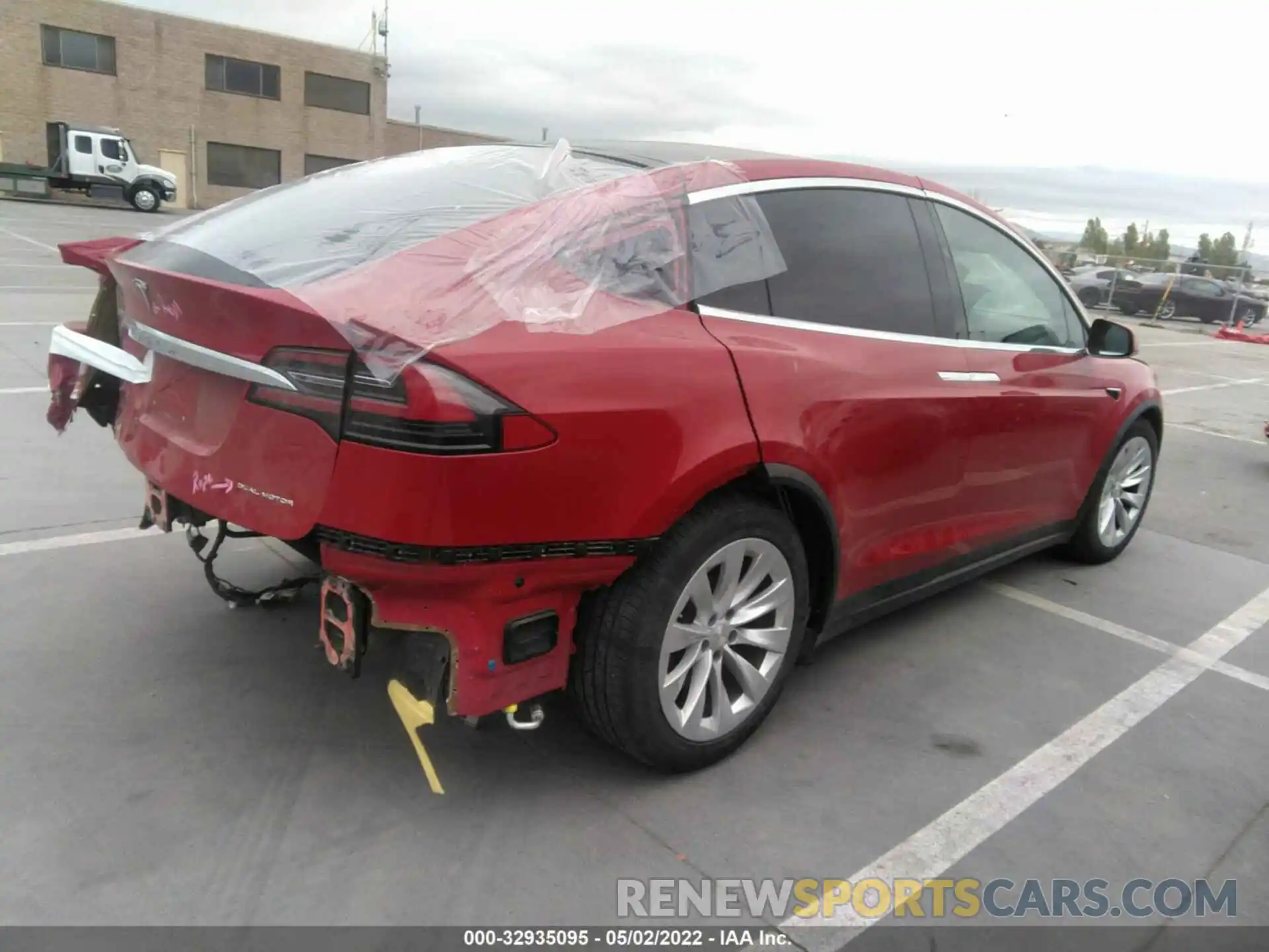 4 Photograph of a damaged car 5YJXCBE23MF316074 TESLA MODEL X 2021