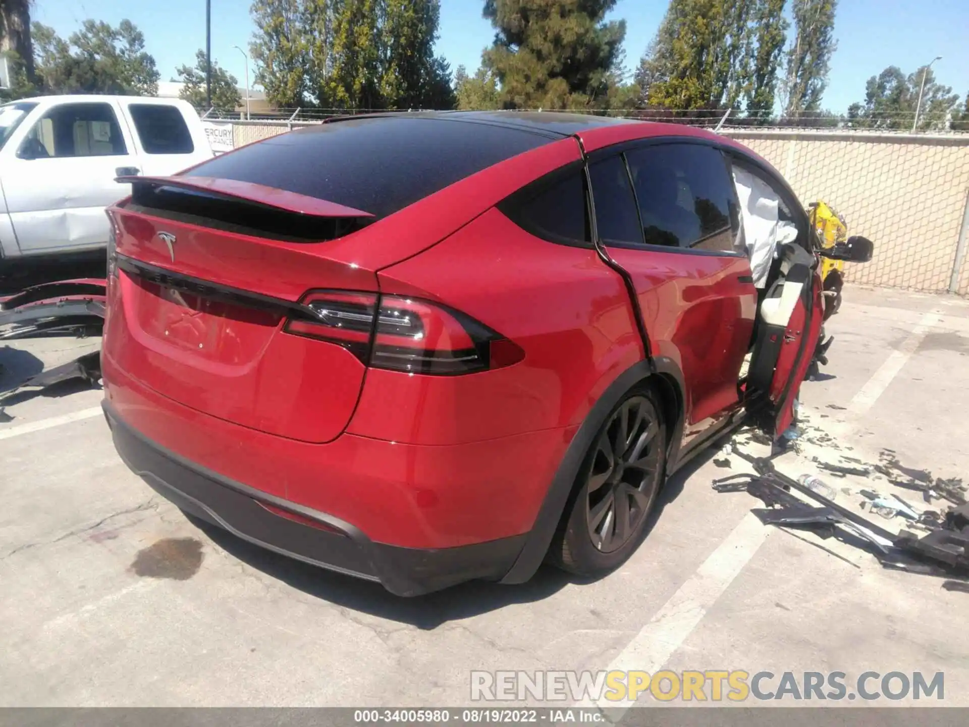 4 Photograph of a damaged car 5YJXCBE58MF326917 TESLA MODEL X 2021