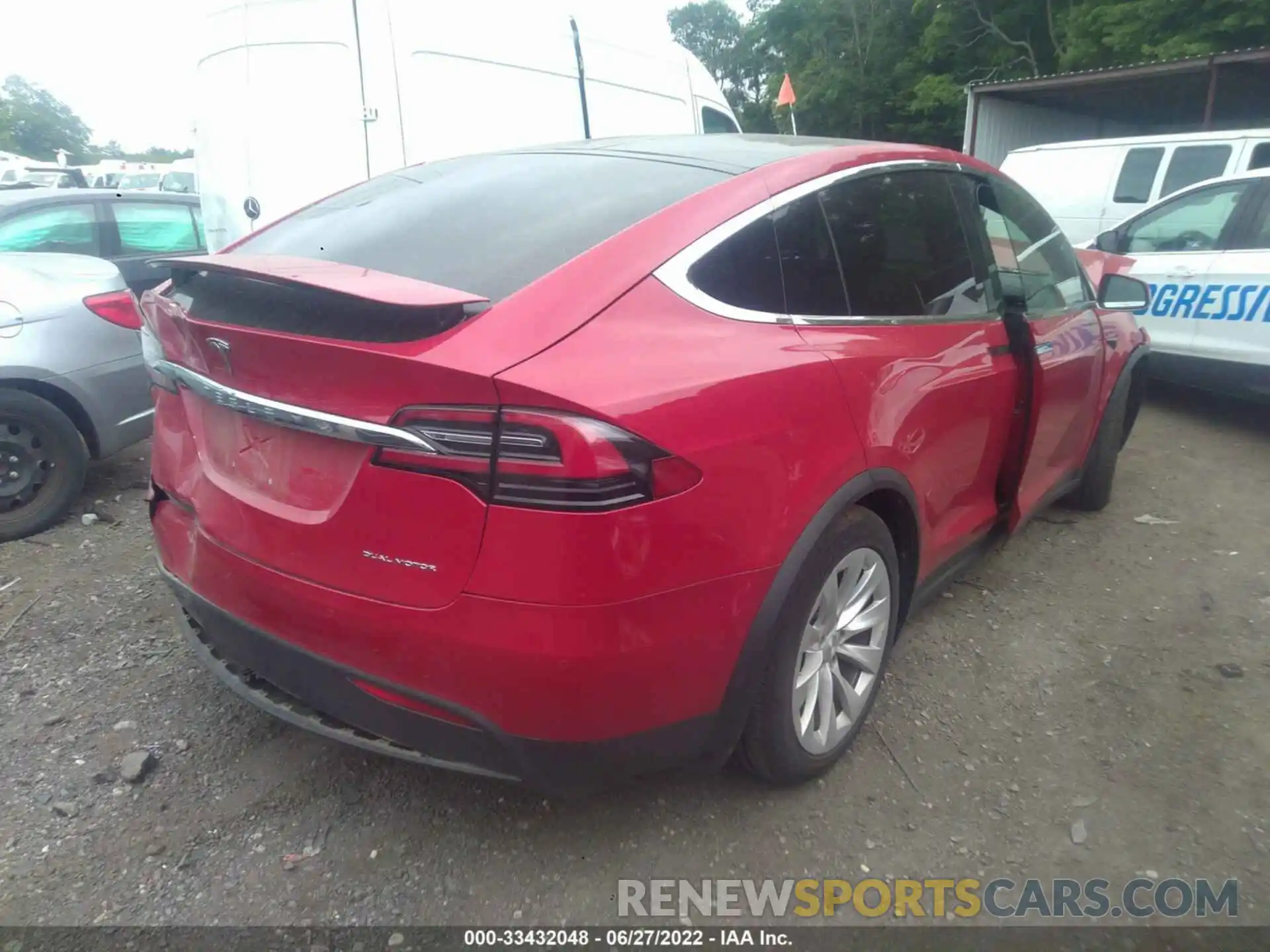 4 Photograph of a damaged car 5YJXCDE22MF319348 TESLA MODEL X 2021