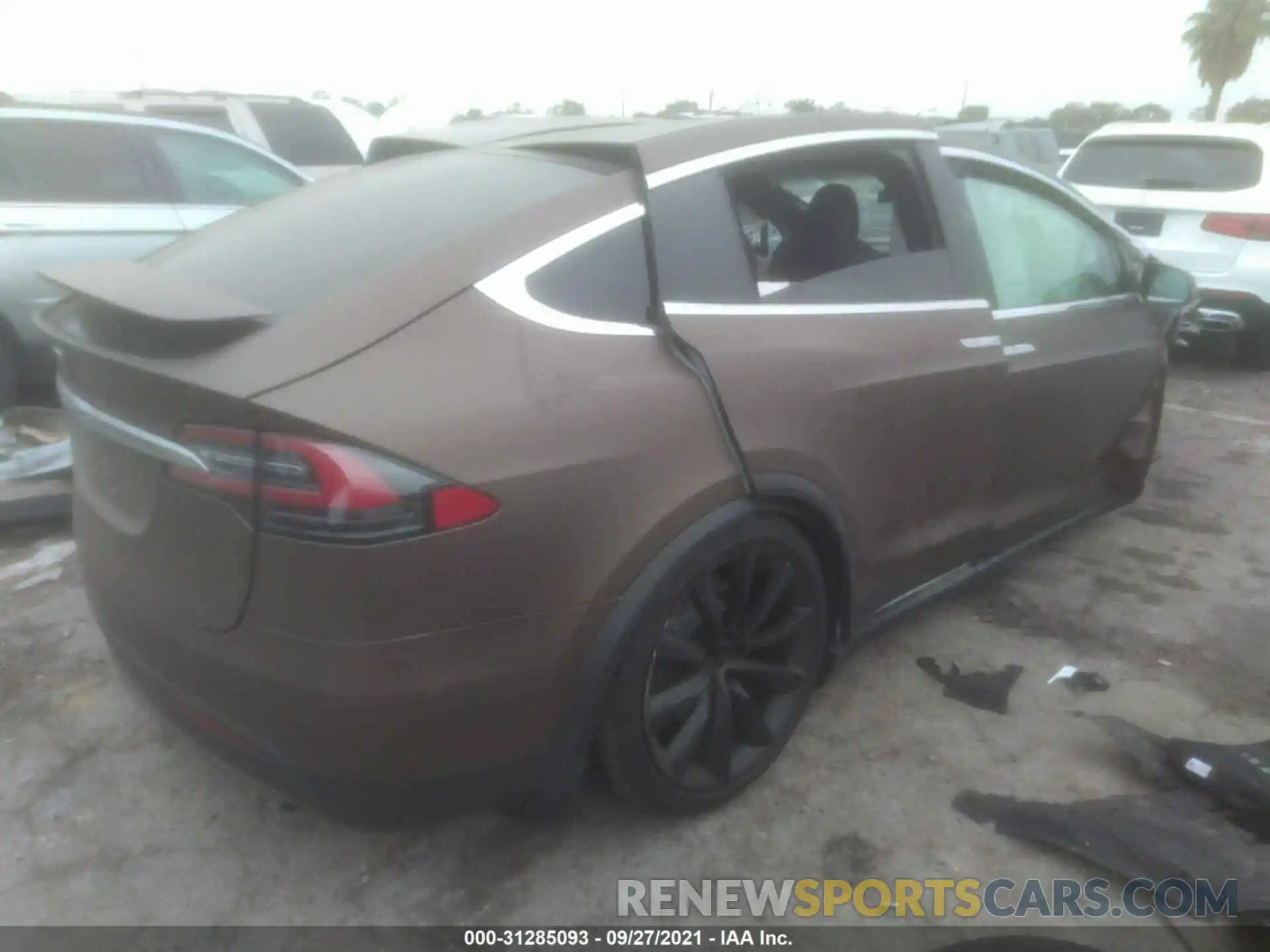 4 Photograph of a damaged car 5YJXCDE25MF325189 TESLA MODEL X 2021