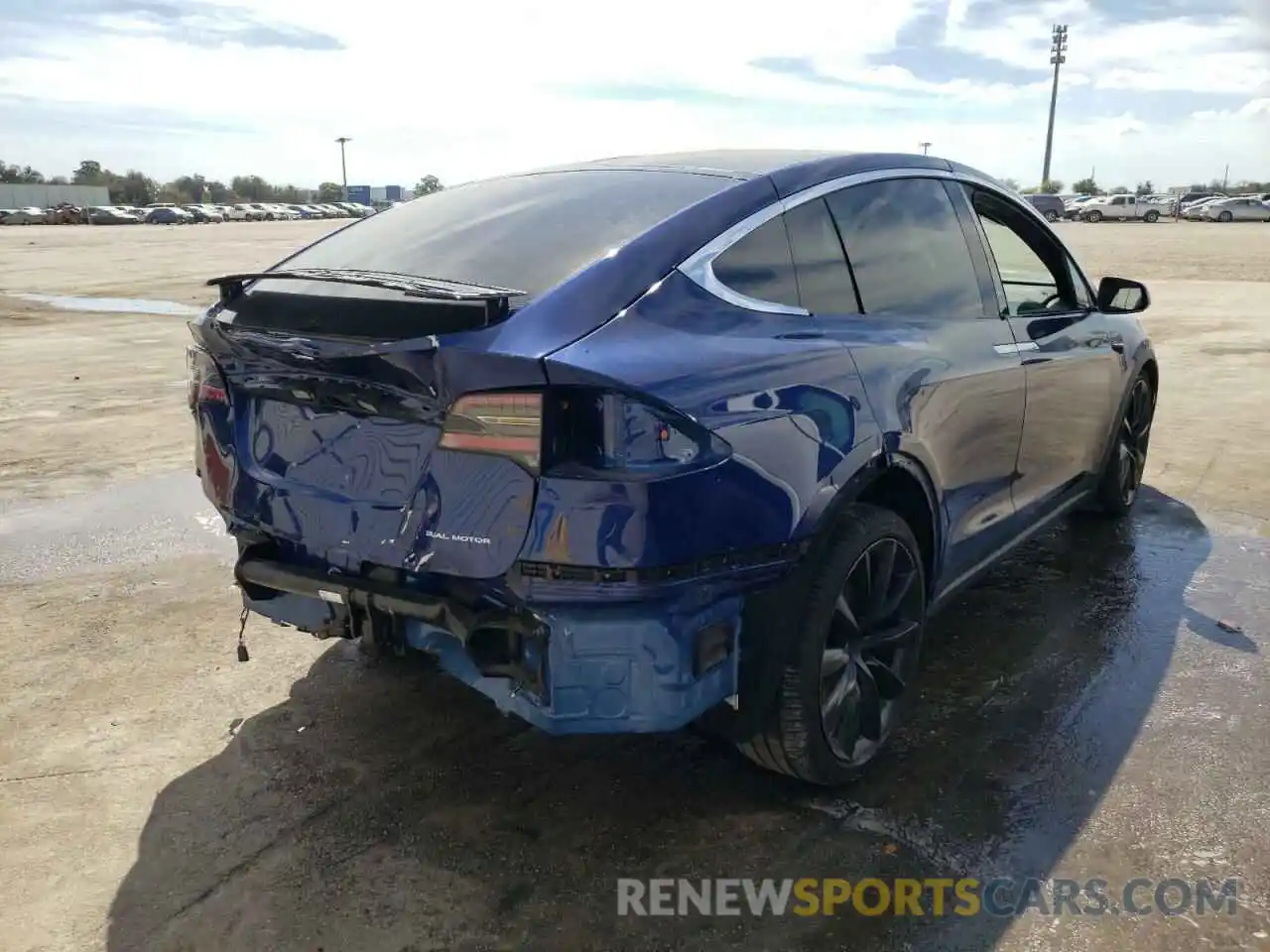 4 Photograph of a damaged car 5YJXCDE2XMF322871 TESLA MODEL X 2021