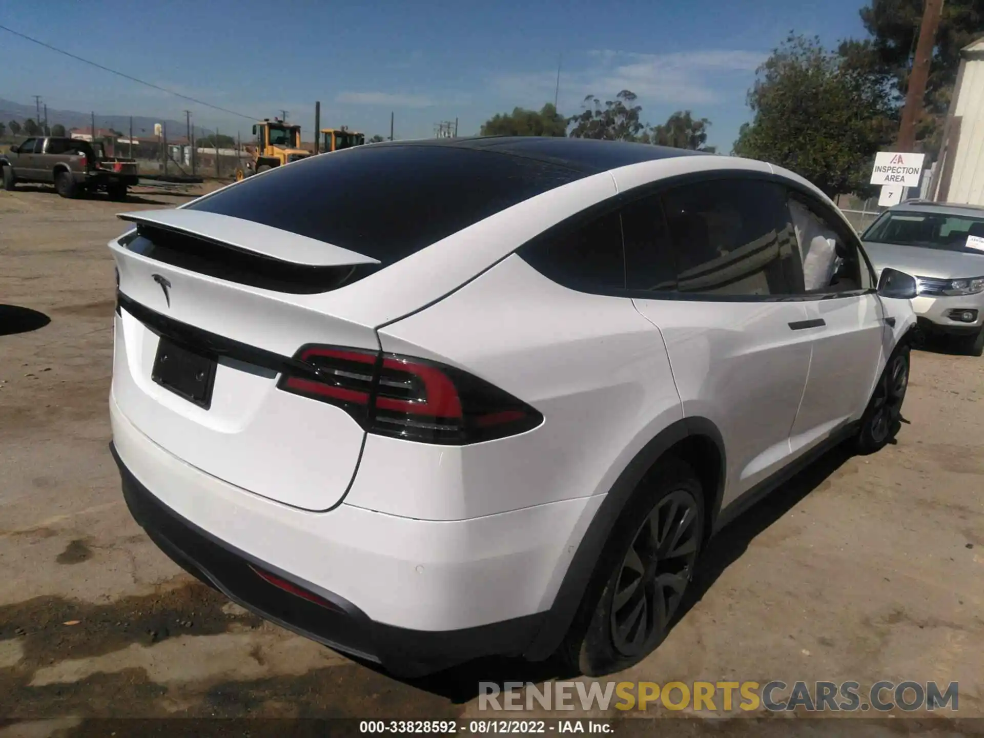 4 Photograph of a damaged car 7SAXCAE52NF350631 TESLA MODEL X 2022