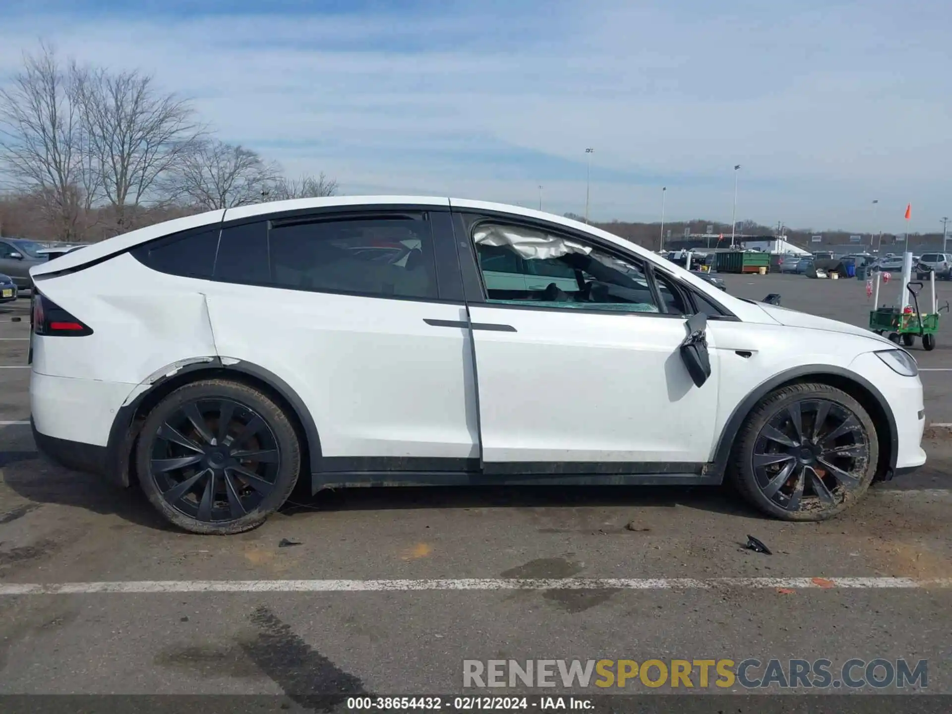 13 Photograph of a damaged car 7SAXCBE51NF340713 TESLA MODEL X 2022