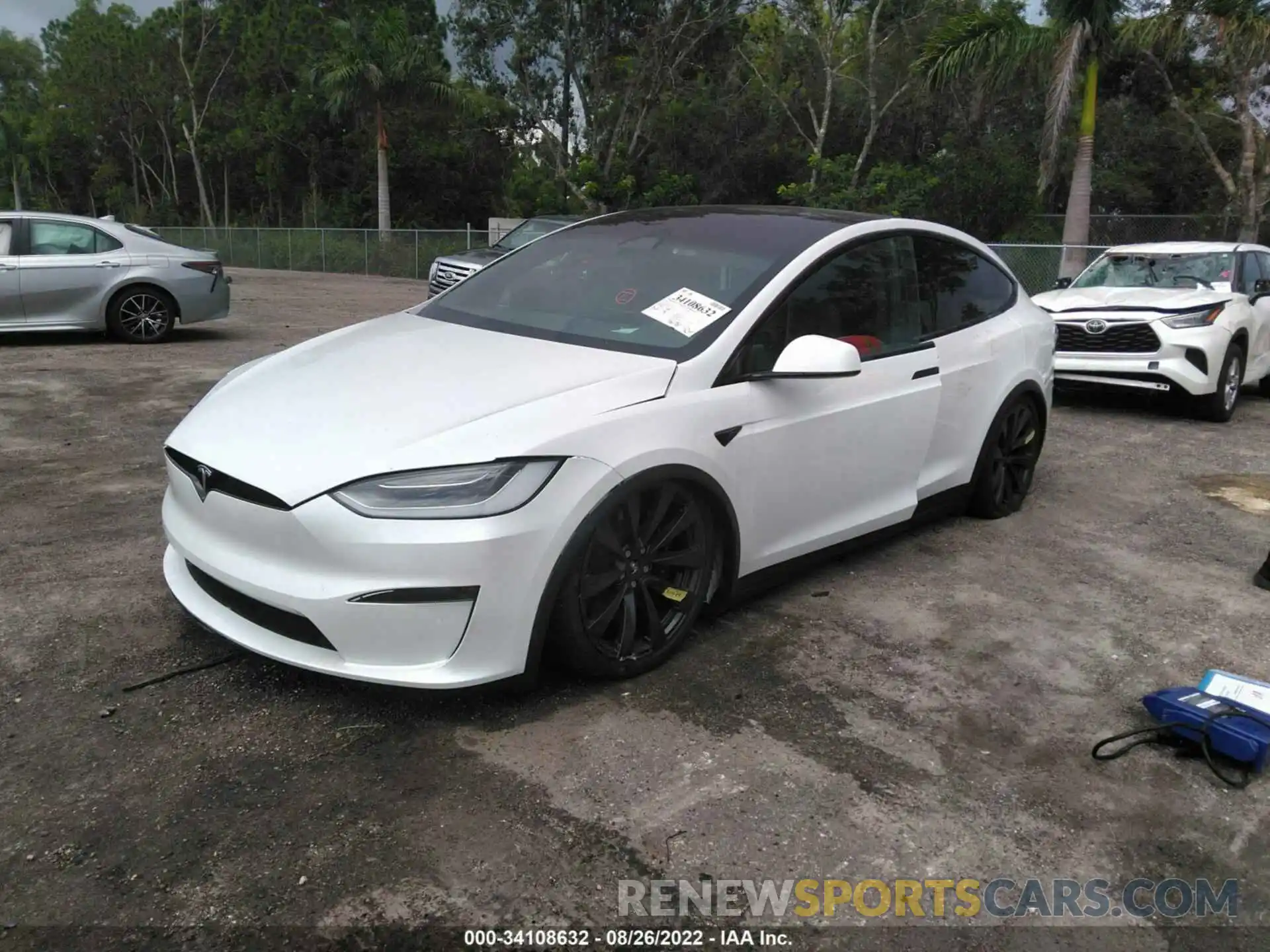 2 Photograph of a damaged car 7SAXCBE55NF335983 TESLA MODEL X 2022