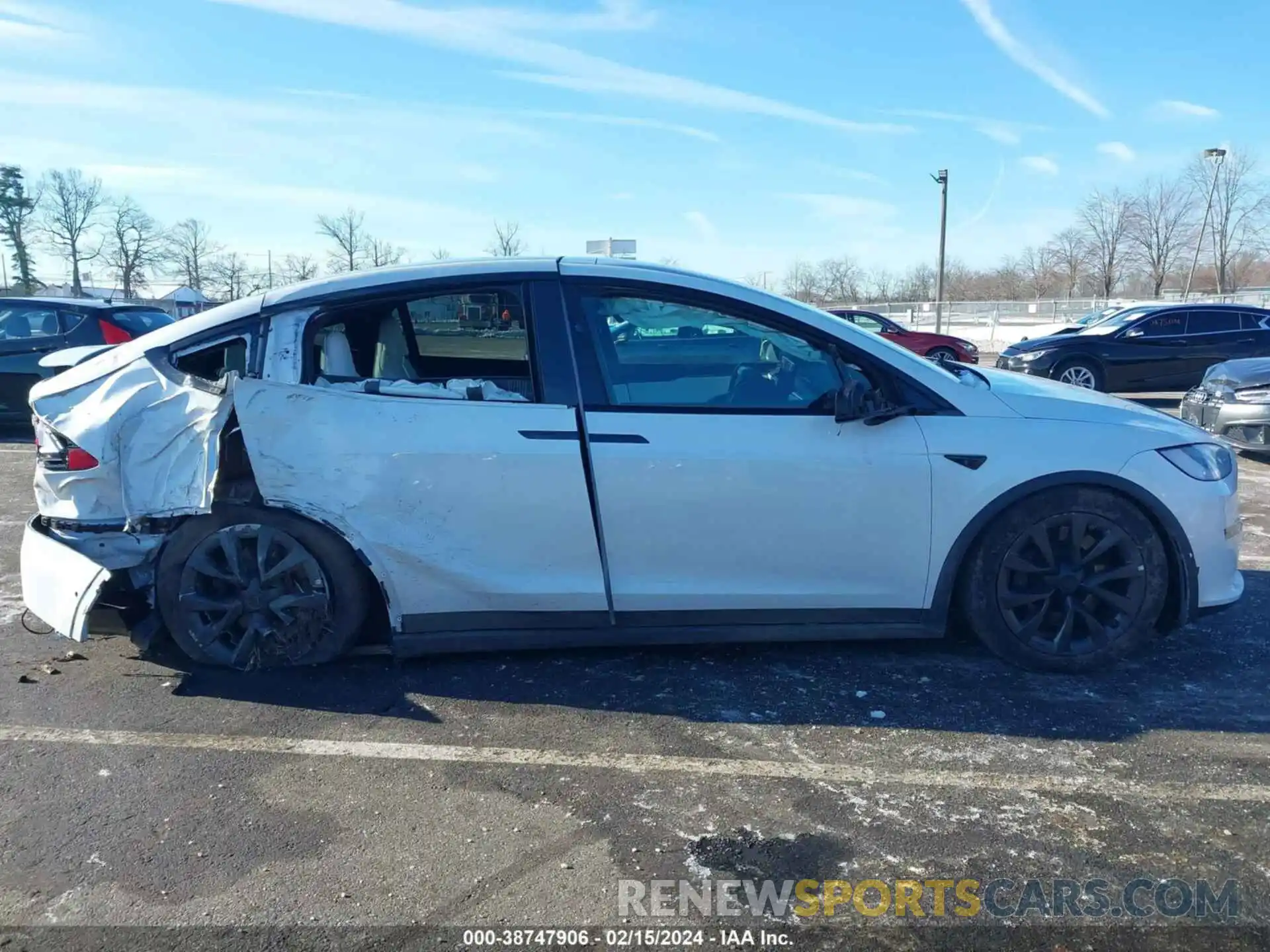 12 Photograph of a damaged car 7SAXCBE59NF329037 TESLA MODEL X 2022