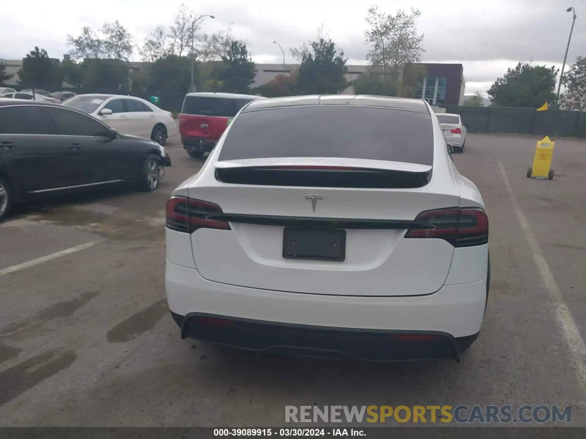 16 Photograph of a damaged car 7SAXCBE59NF355105 TESLA MODEL X 2022