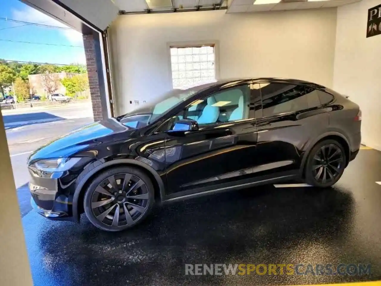 2 Photograph of a damaged car 7SAXCBE63NF333030 TESLA MODEL X 2022