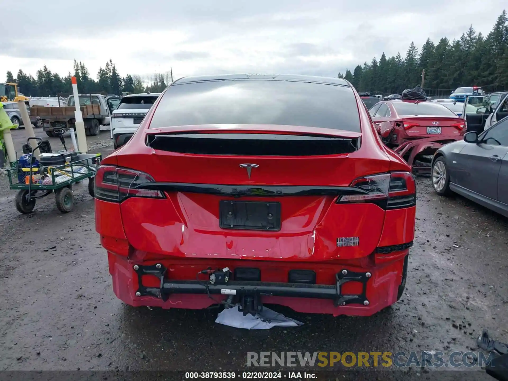 17 Photograph of a damaged car 7SAXCBE65NF358298 TESLA MODEL X 2022