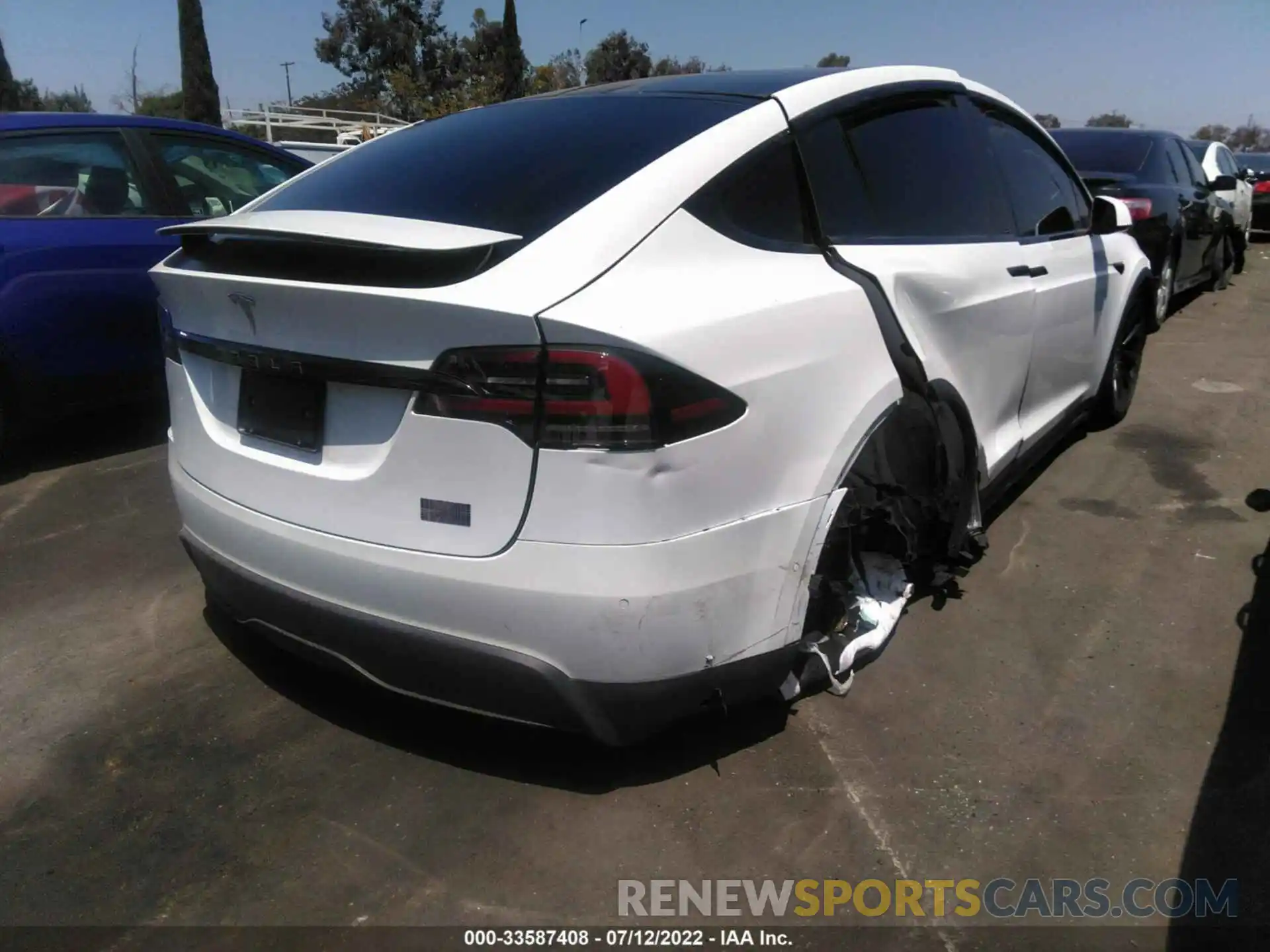 4 Photograph of a damaged car 7SAXCBE66NF337864 TESLA MODEL X 2022