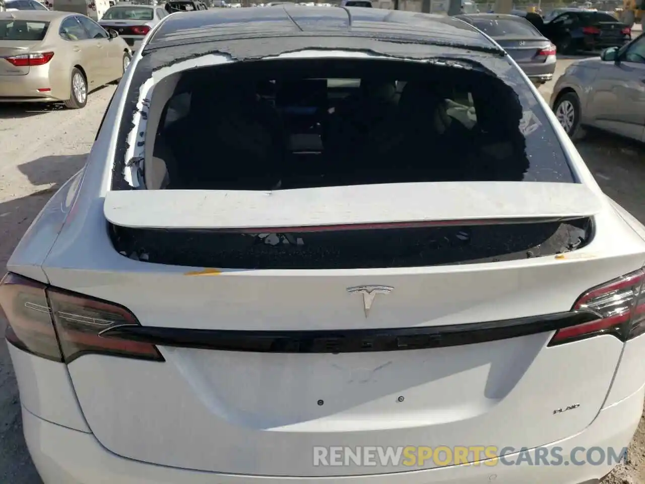 10 Photograph of a damaged car 7SAXCBE69NF332223 TESLA MODEL X 2022