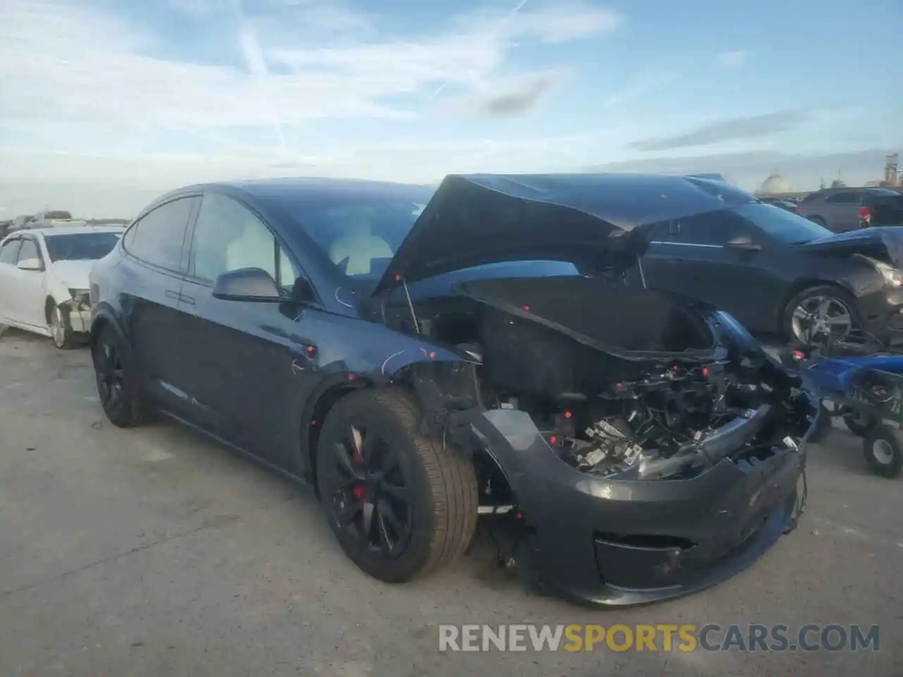 4 Photograph of a damaged car 7SAXCBE6XPF408034 TESLA MODEL X 2023