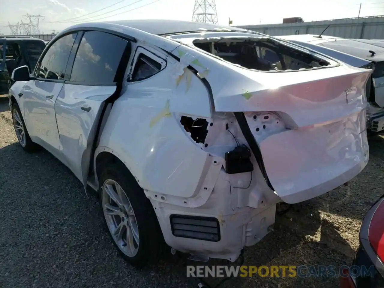 3 Photograph of a damaged car 5YJYGDEE0LF010298 TESLA MODEL Y 2020