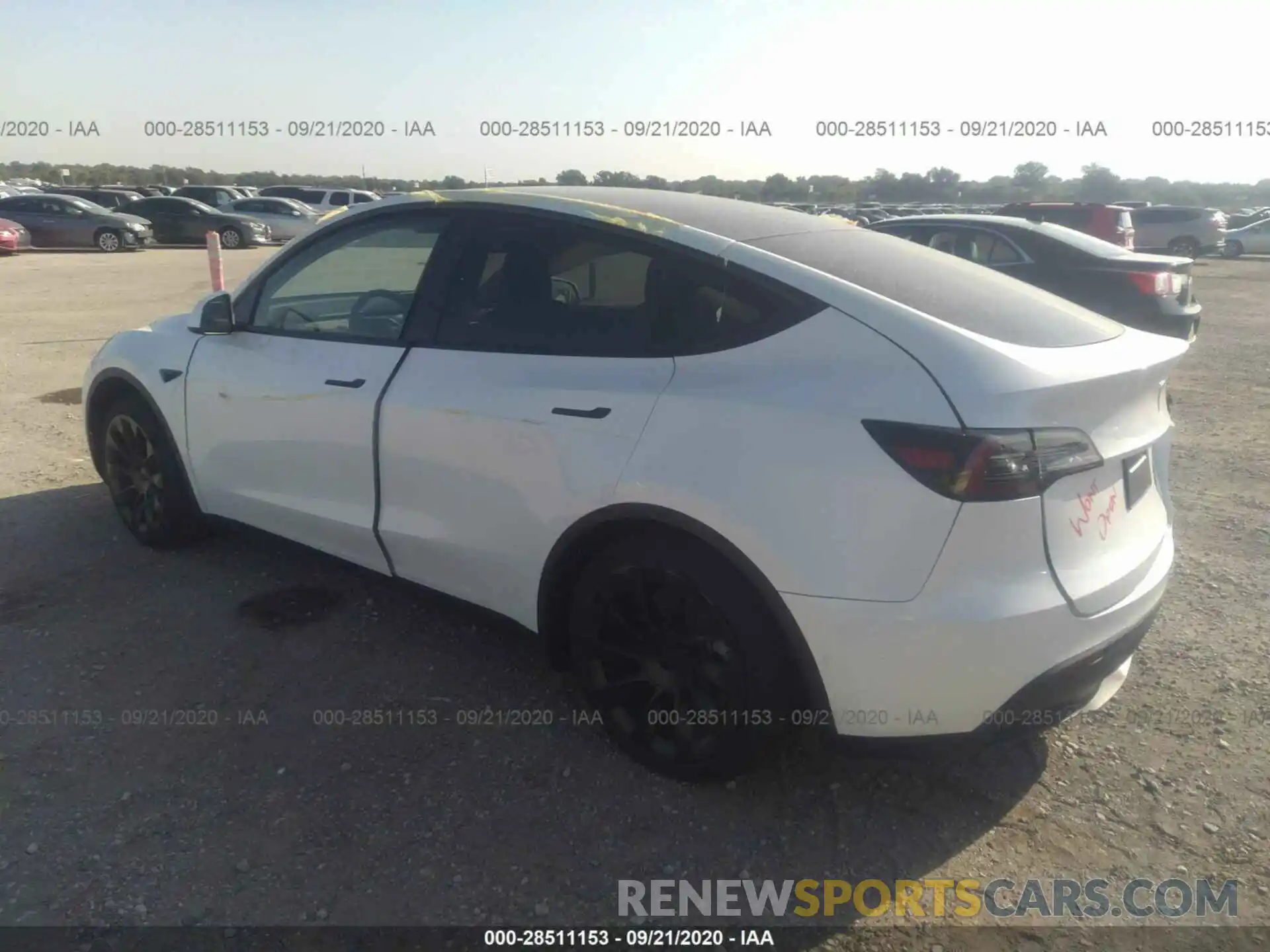 3 Photograph of a damaged car 5YJYGDEE0LF012827 TESLA MODEL Y 2020