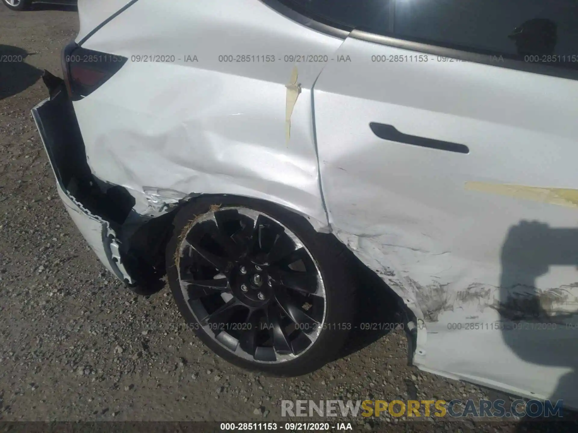 6 Photograph of a damaged car 5YJYGDEE0LF012827 TESLA MODEL Y 2020