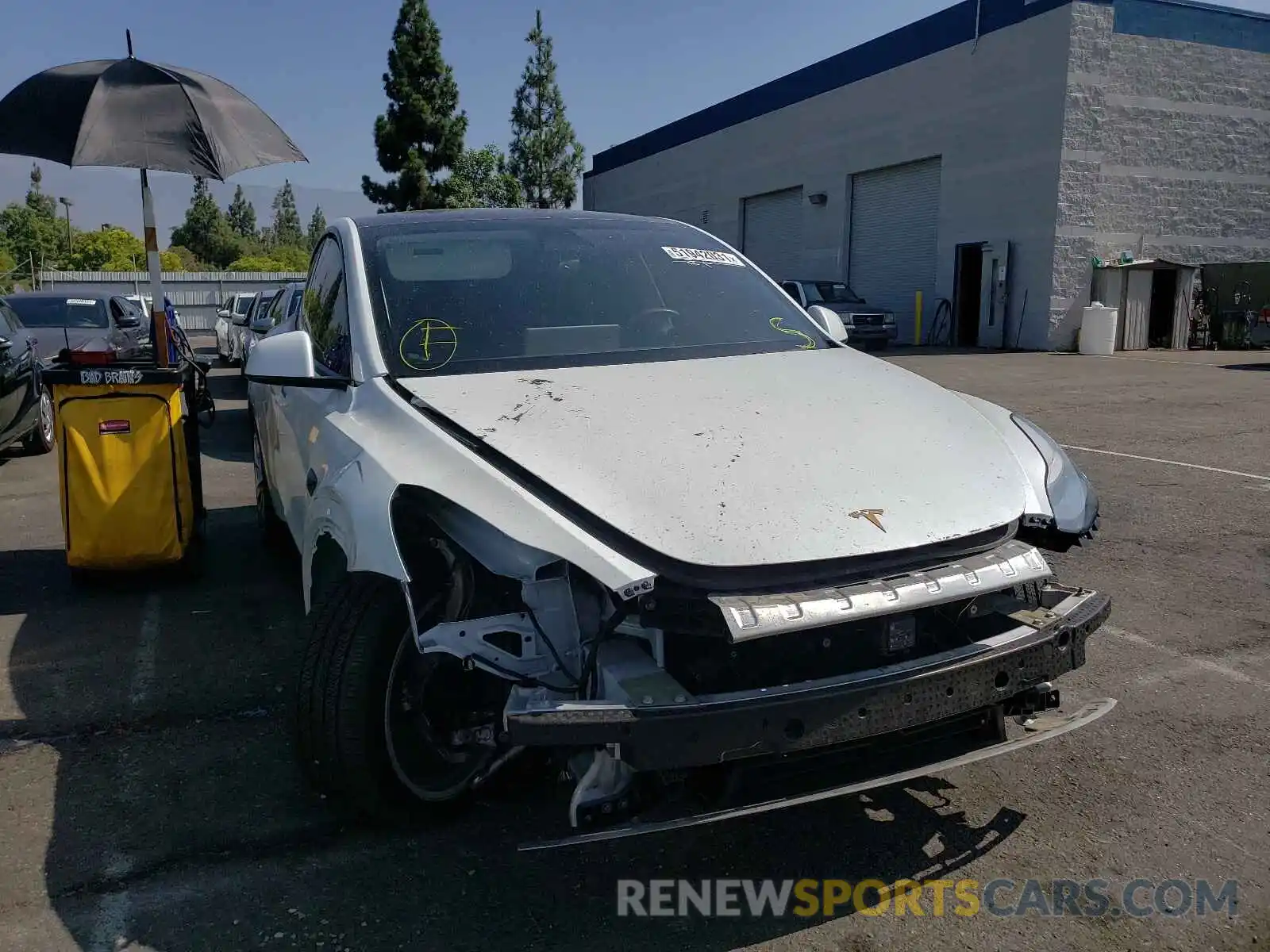 1 Photograph of a damaged car 5YJYGDEE0LF015274 TESLA MODEL Y 2020