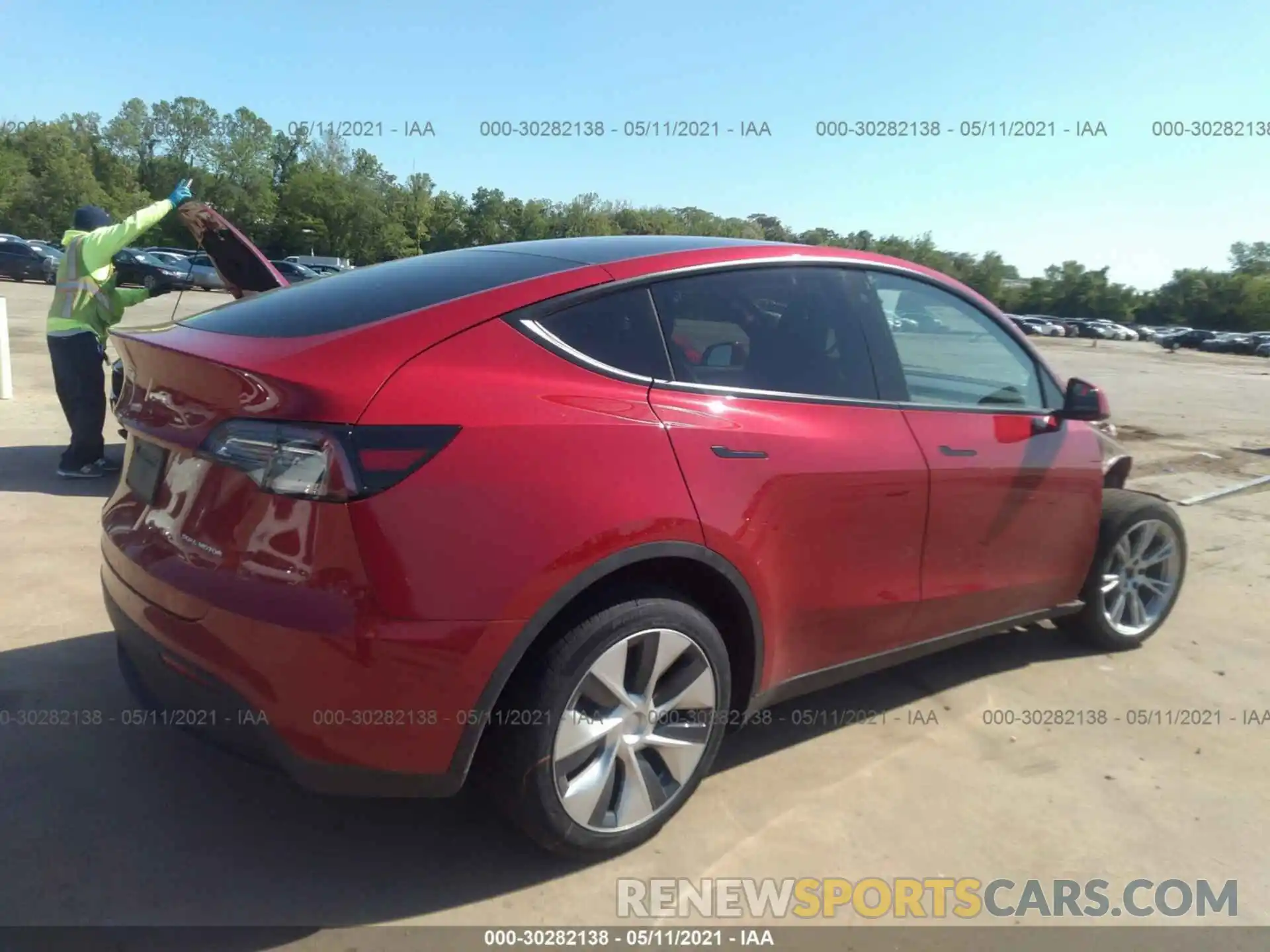 4 Photograph of a damaged car 5YJYGDEE0LF025934 TESLA MODEL Y 2020