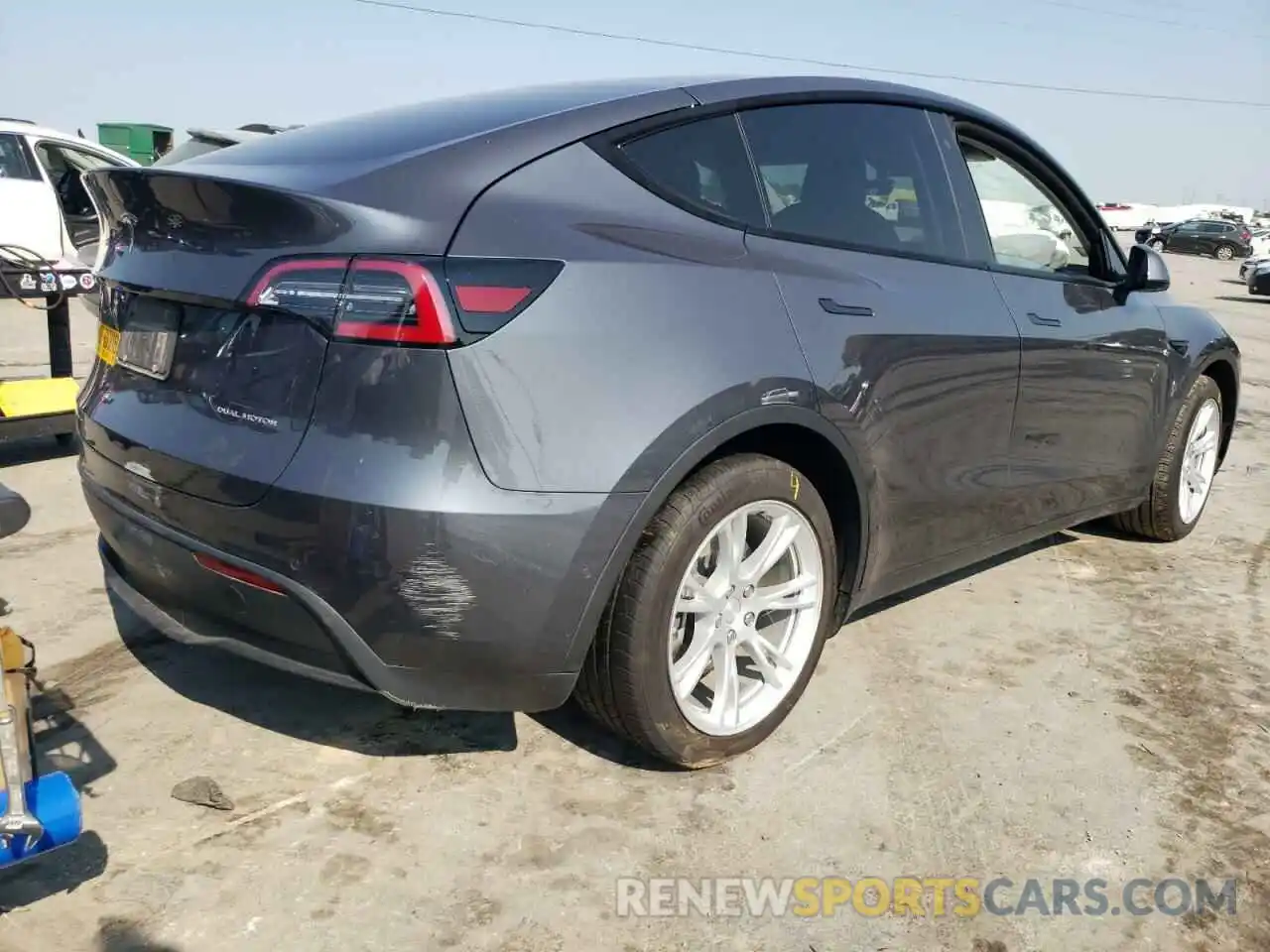 4 Photograph of a damaged car 5YJYGDEE0LF031555 TESLA MODEL Y 2020