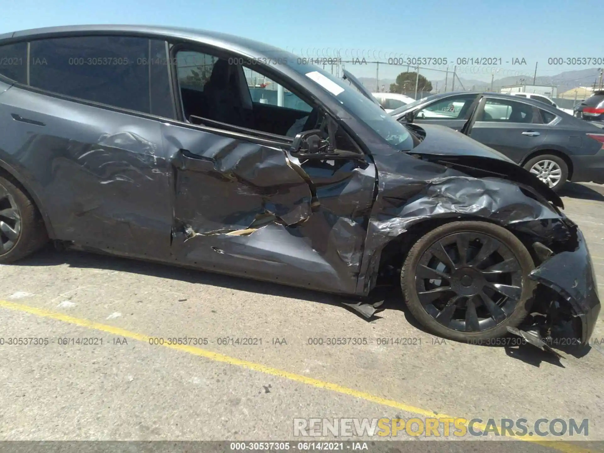 6 Photograph of a damaged car 5YJYGDEE0LF033273 TESLA MODEL Y 2020