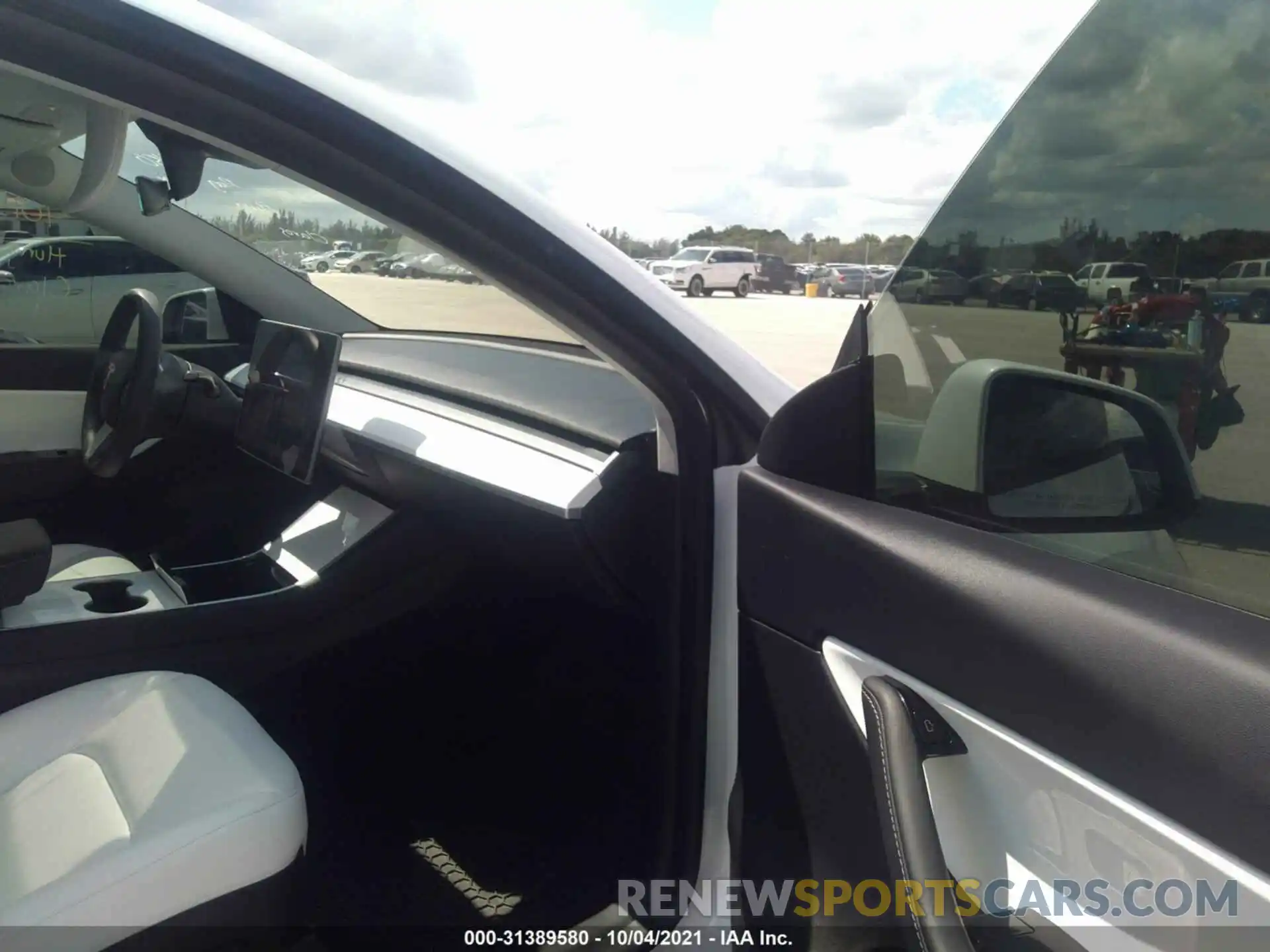 5 Photograph of a damaged car 5YJYGDEE0LF037159 TESLA MODEL Y 2020