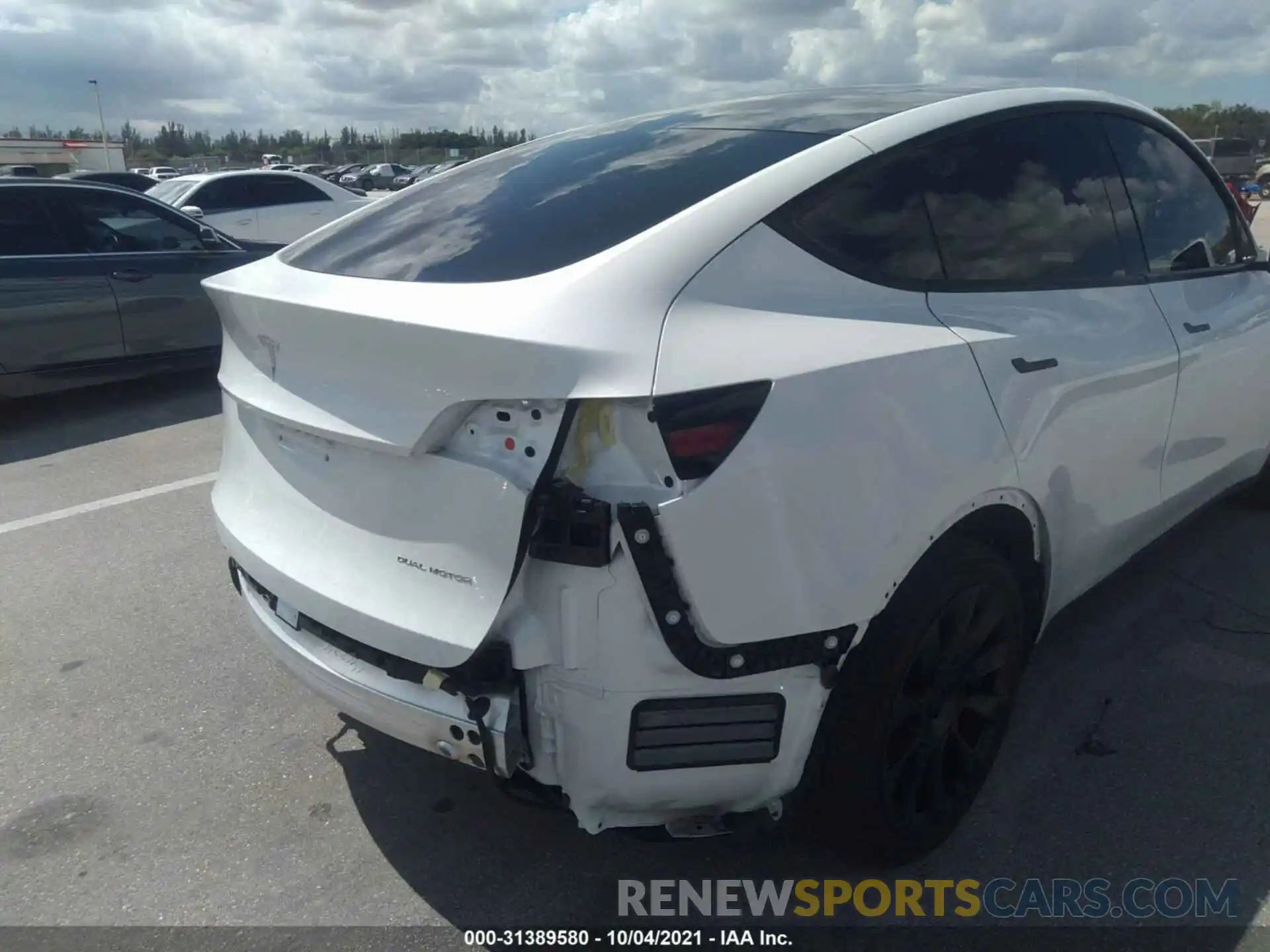 6 Photograph of a damaged car 5YJYGDEE0LF037159 TESLA MODEL Y 2020