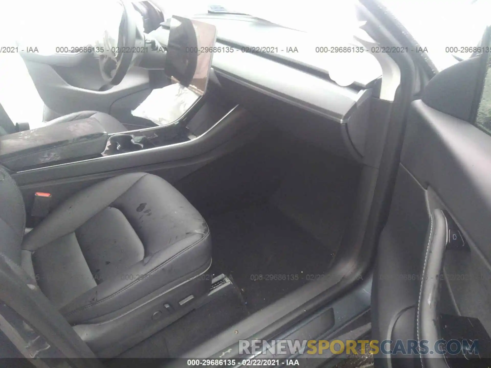 5 Photograph of a damaged car 5YJYGDEE0LF038098 TESLA MODEL Y 2020