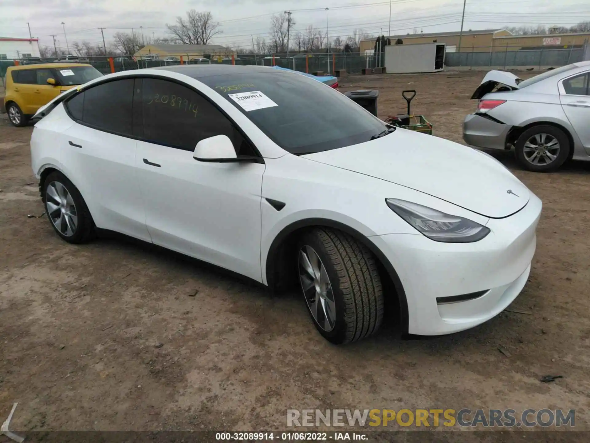 1 Photograph of a damaged car 5YJYGDEE0LF038649 TESLA MODEL Y 2020