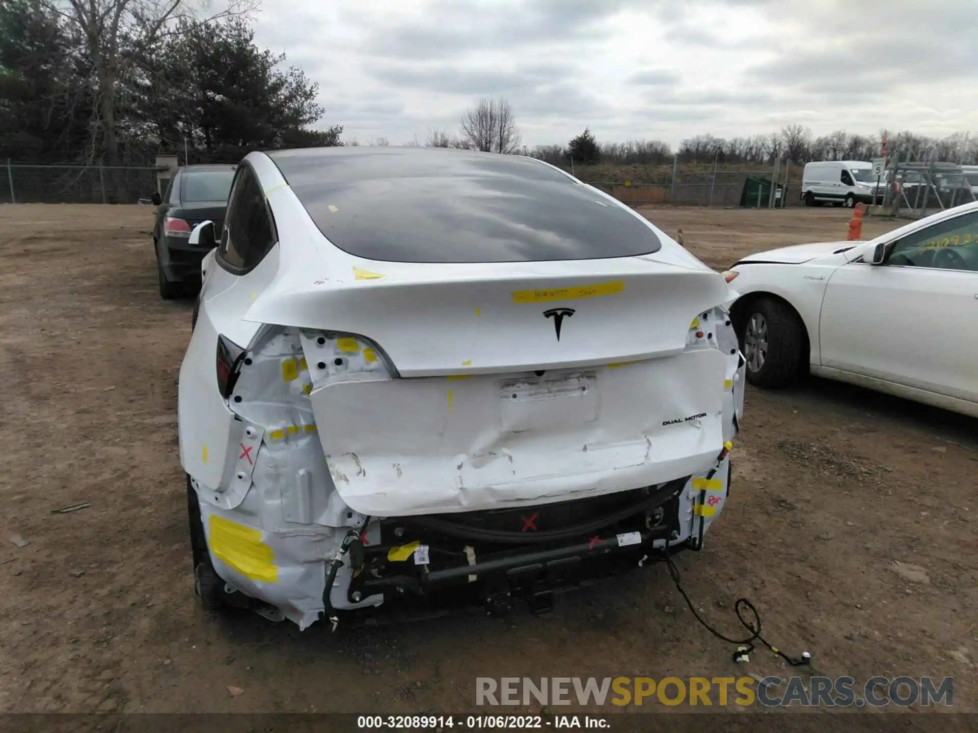 6 Photograph of a damaged car 5YJYGDEE0LF038649 TESLA MODEL Y 2020