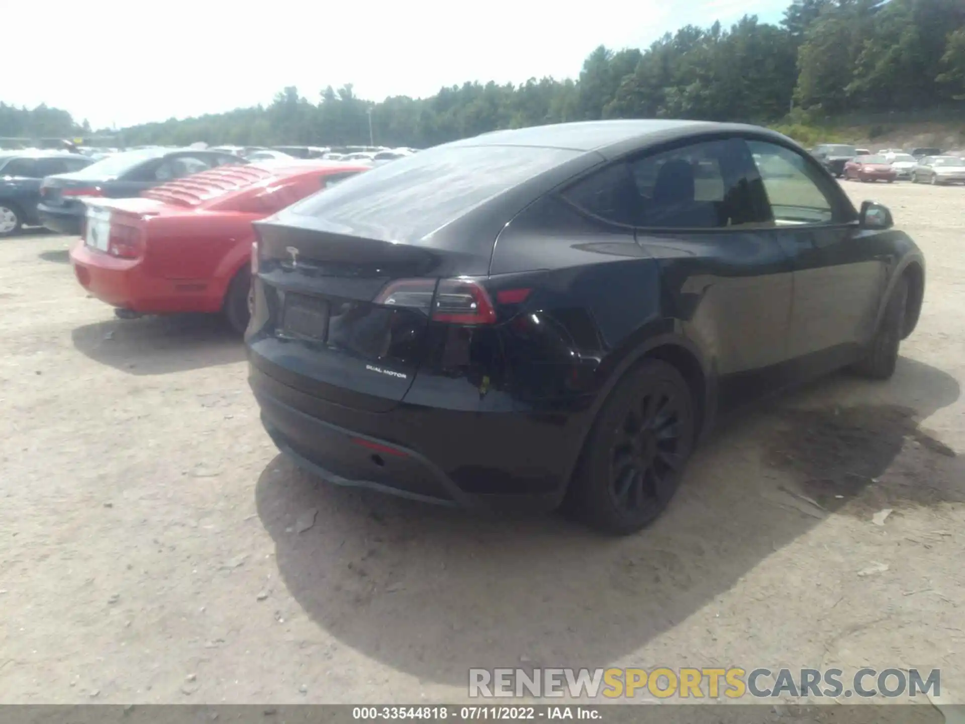 4 Photograph of a damaged car 5YJYGDEE0LF040563 TESLA MODEL Y 2020