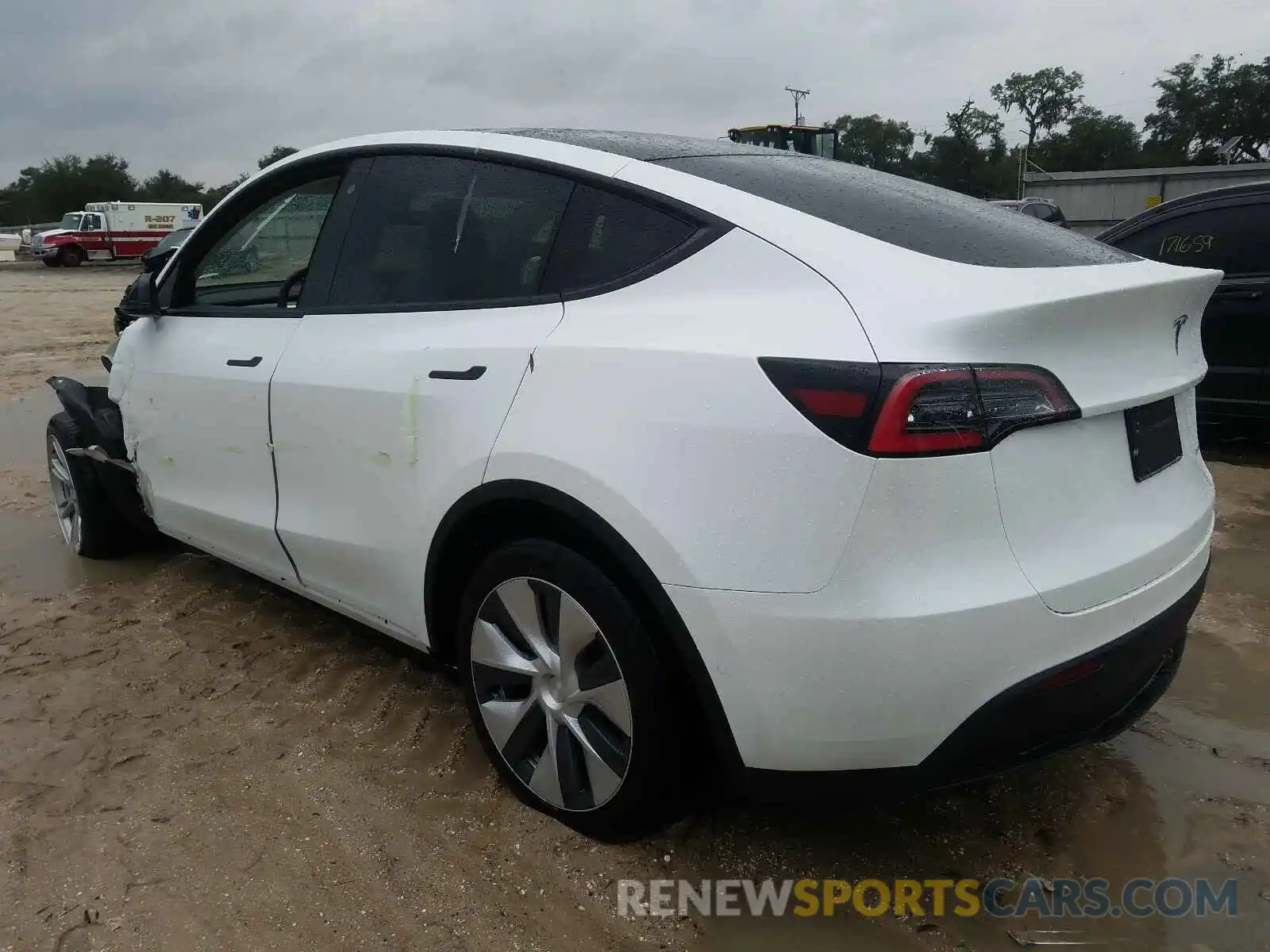 3 Photograph of a damaged car 5YJYGDEE0LF042202 TESLA MODEL Y 2020