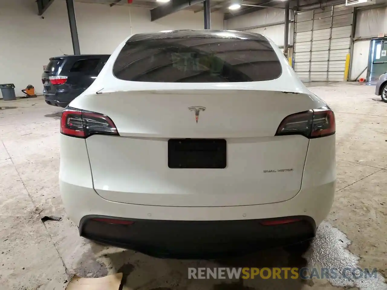 6 Photograph of a damaged car 5YJYGDEE0LF043401 TESLA MODEL Y 2020