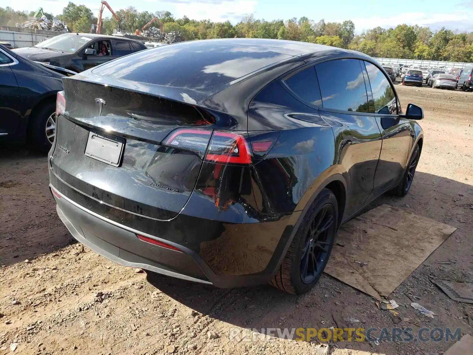 4 Photograph of a damaged car 5YJYGDEE0LF045147 TESLA MODEL Y 2020