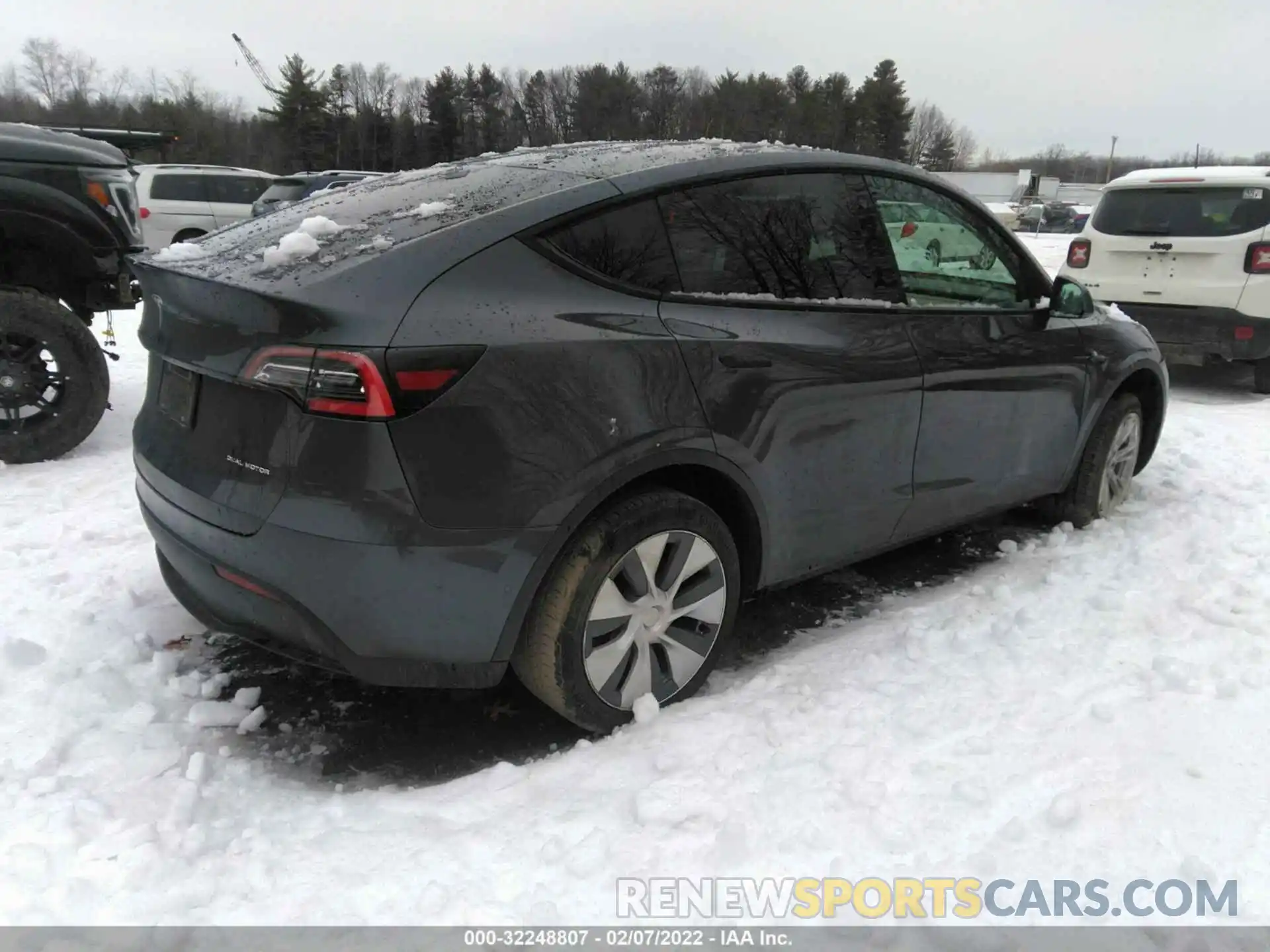 4 Photograph of a damaged car 5YJYGDEE0LF048002 TESLA MODEL Y 2020