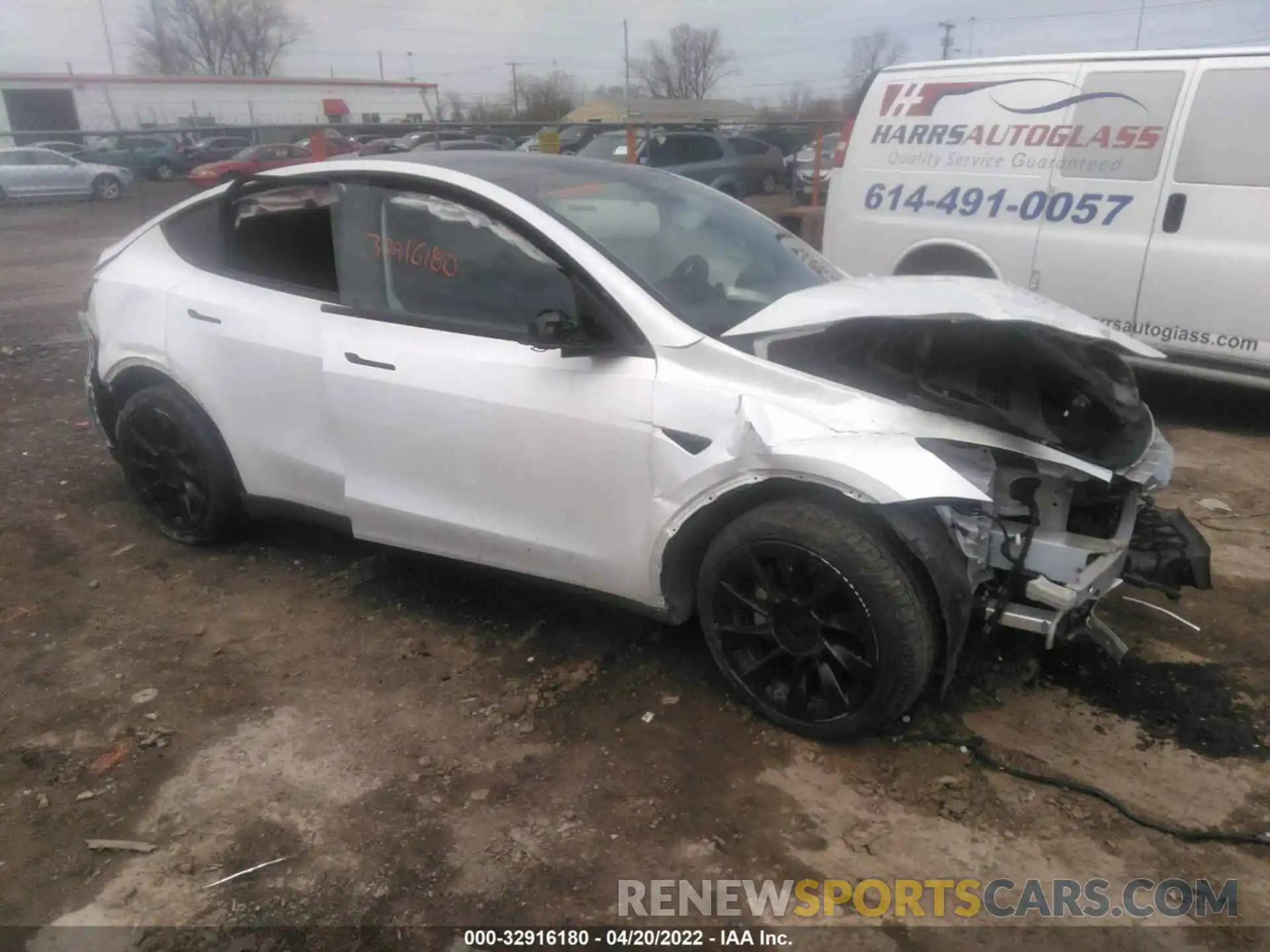 1 Photograph of a damaged car 5YJYGDEE0LF048324 TESLA MODEL Y 2020