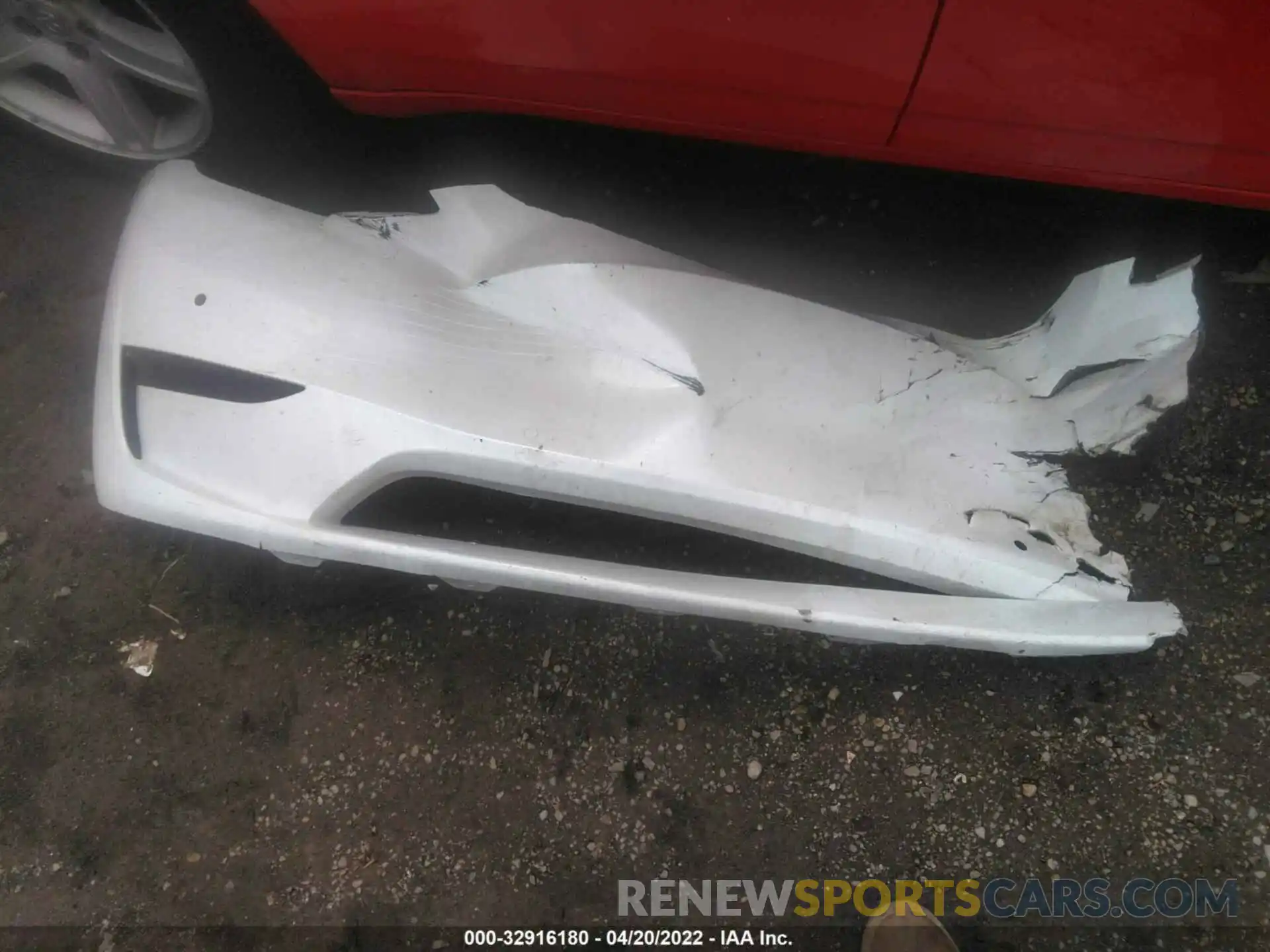 11 Photograph of a damaged car 5YJYGDEE0LF048324 TESLA MODEL Y 2020