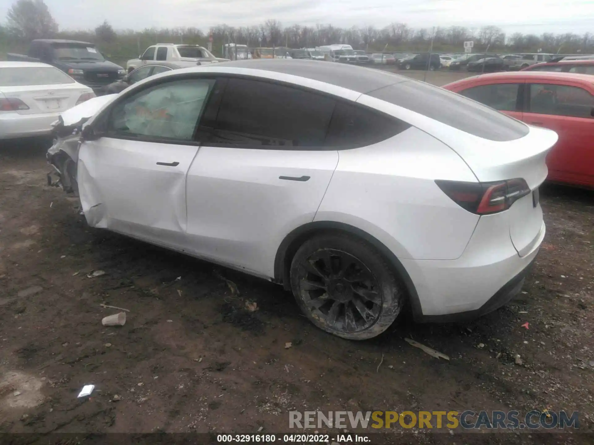 3 Photograph of a damaged car 5YJYGDEE0LF048324 TESLA MODEL Y 2020