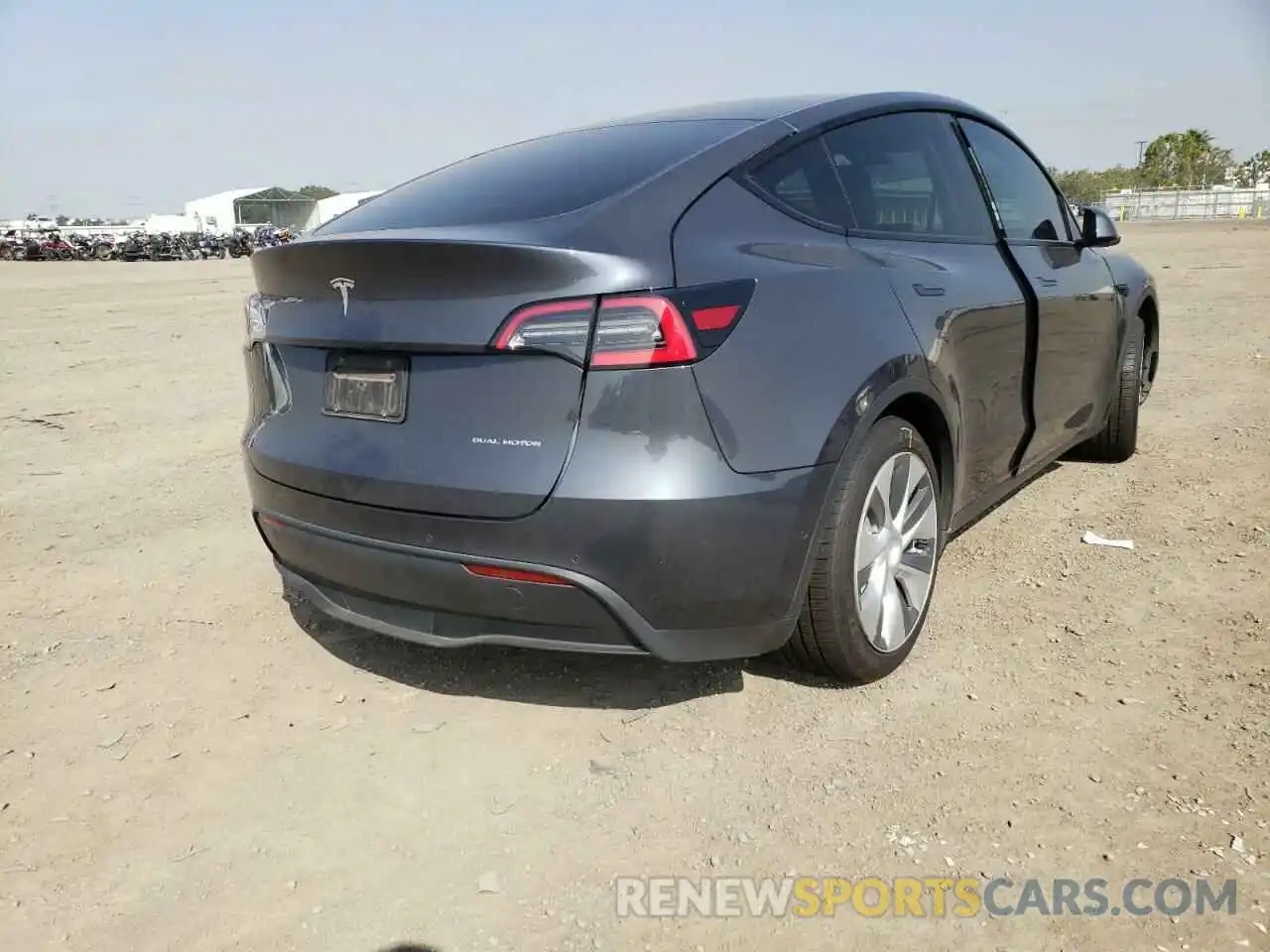 4 Photograph of a damaged car 5YJYGDEE0LF050512 TESLA MODEL Y 2020