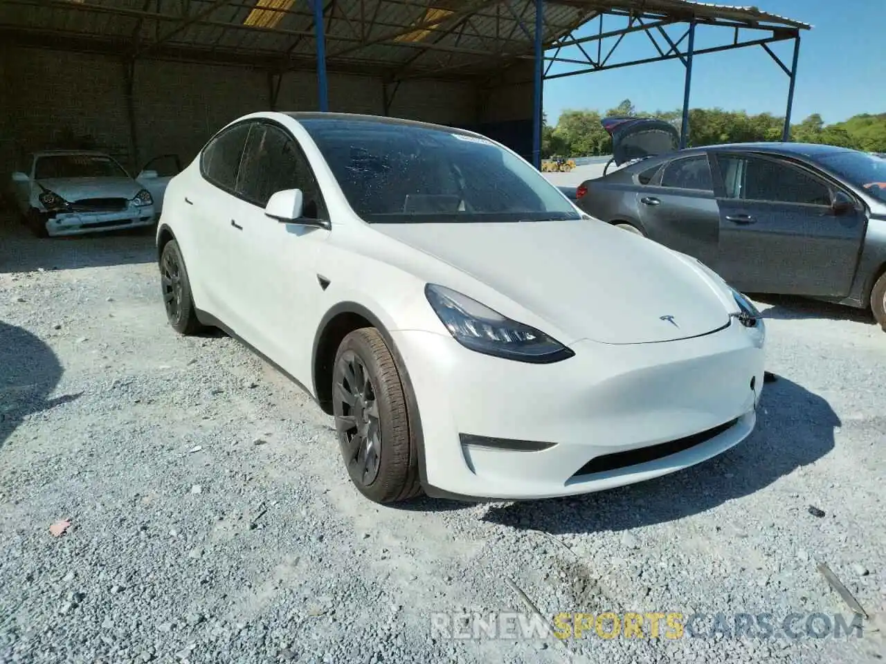 1 Photograph of a damaged car 5YJYGDEE1LF008351 TESLA MODEL Y 2020