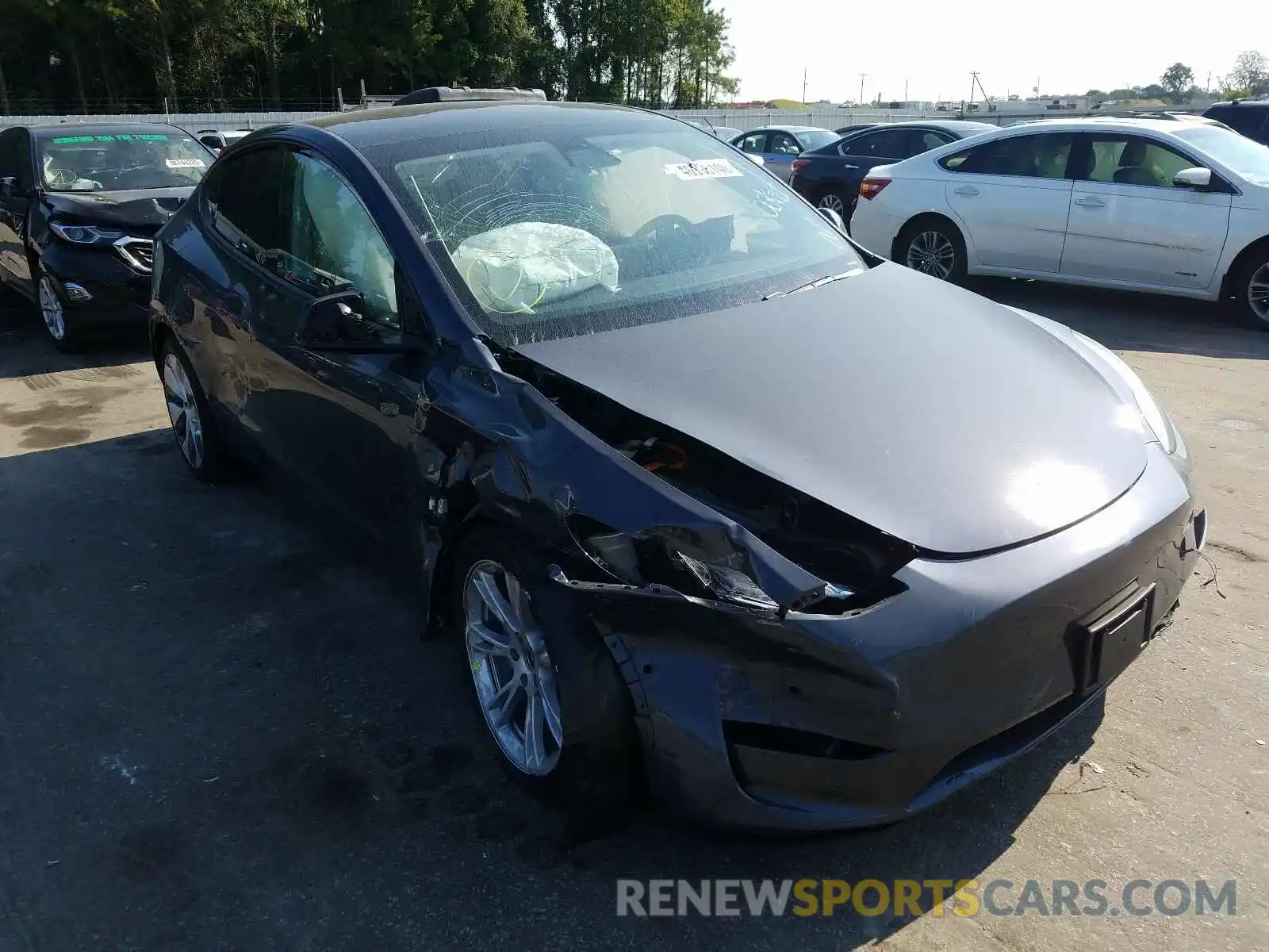 1 Photograph of a damaged car 5YJYGDEE1LF013372 TESLA MODEL Y 2020