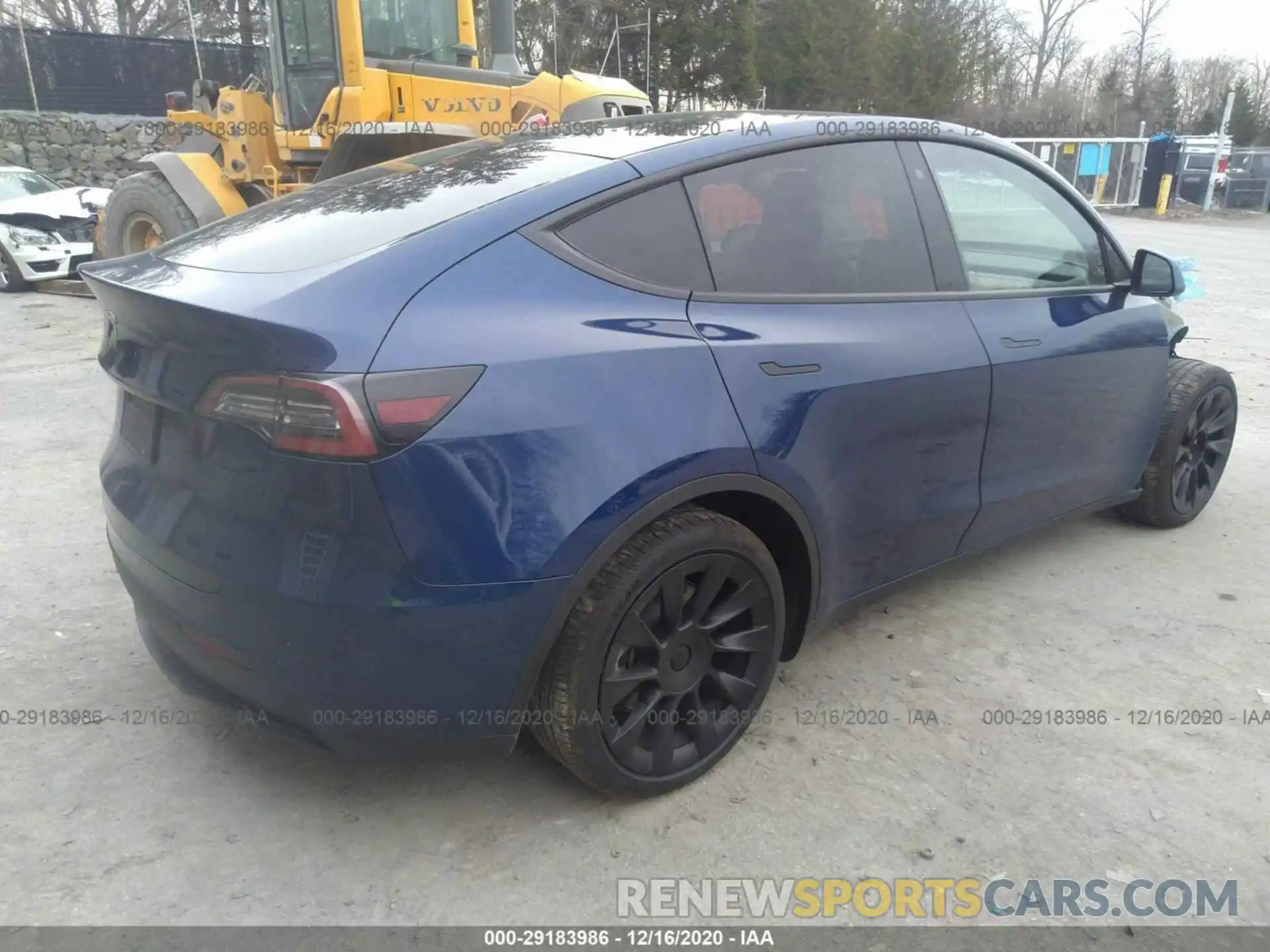 4 Photograph of a damaged car 5YJYGDEE1LF014411 TESLA MODEL Y 2020