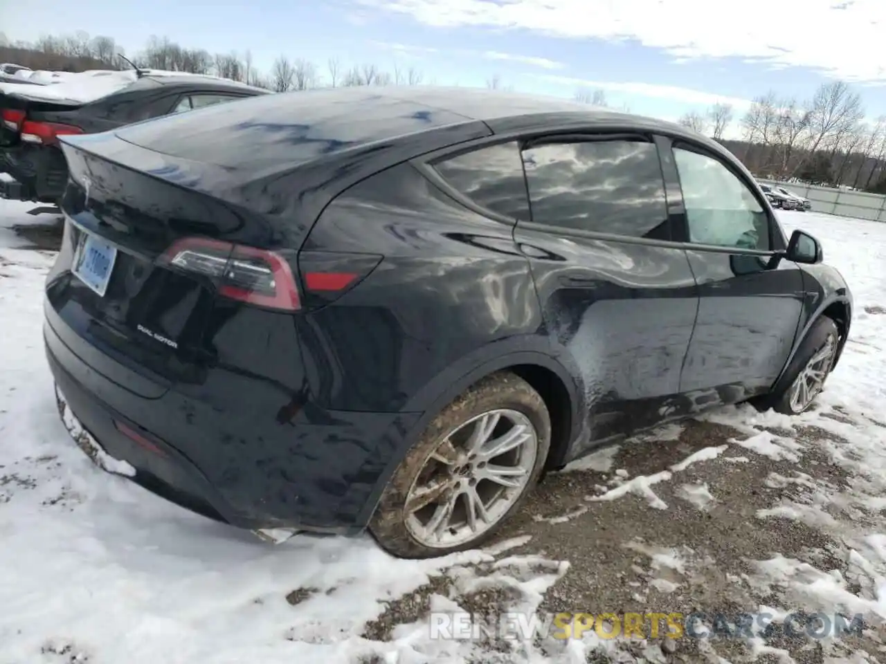 4 Photograph of a damaged car 5YJYGDEE1LF016112 TESLA MODEL Y 2020