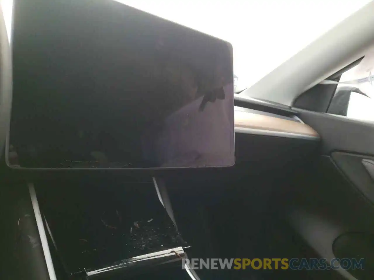 8 Photograph of a damaged car 5YJYGDEE1LF016112 TESLA MODEL Y 2020